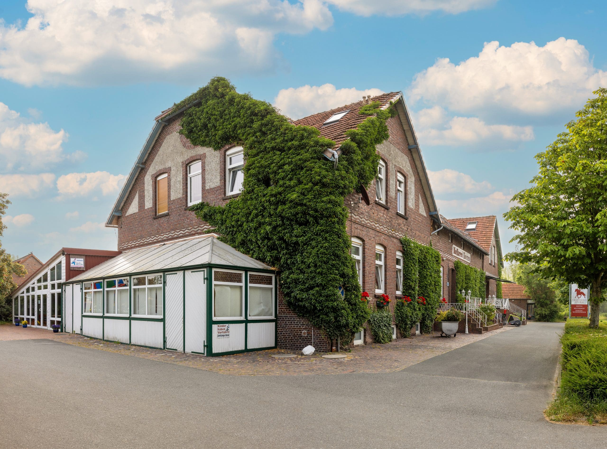 FRIESLANDSTERN_AUSSENAUFNAHME.jpg