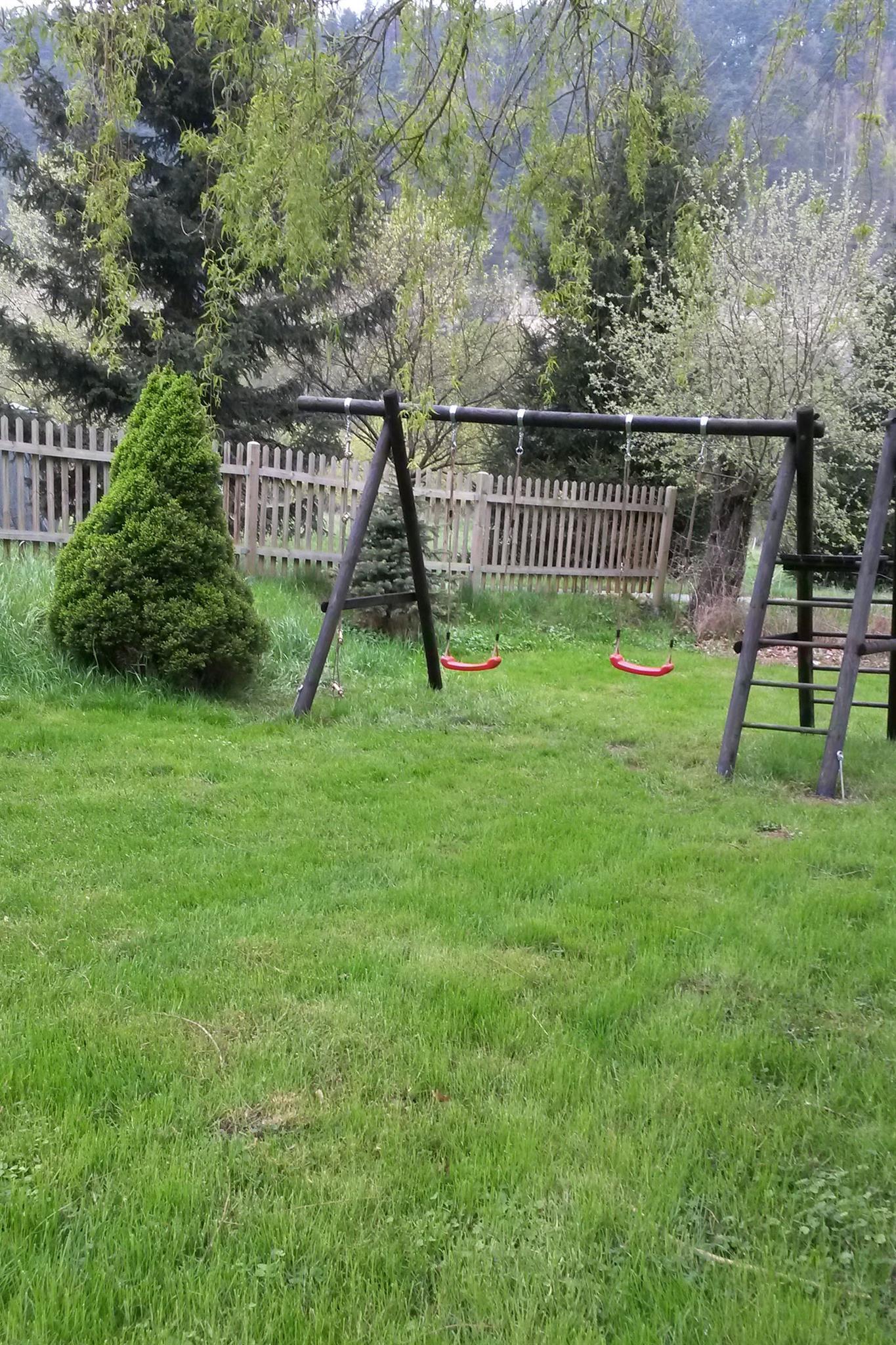 Schaukel im Garten
