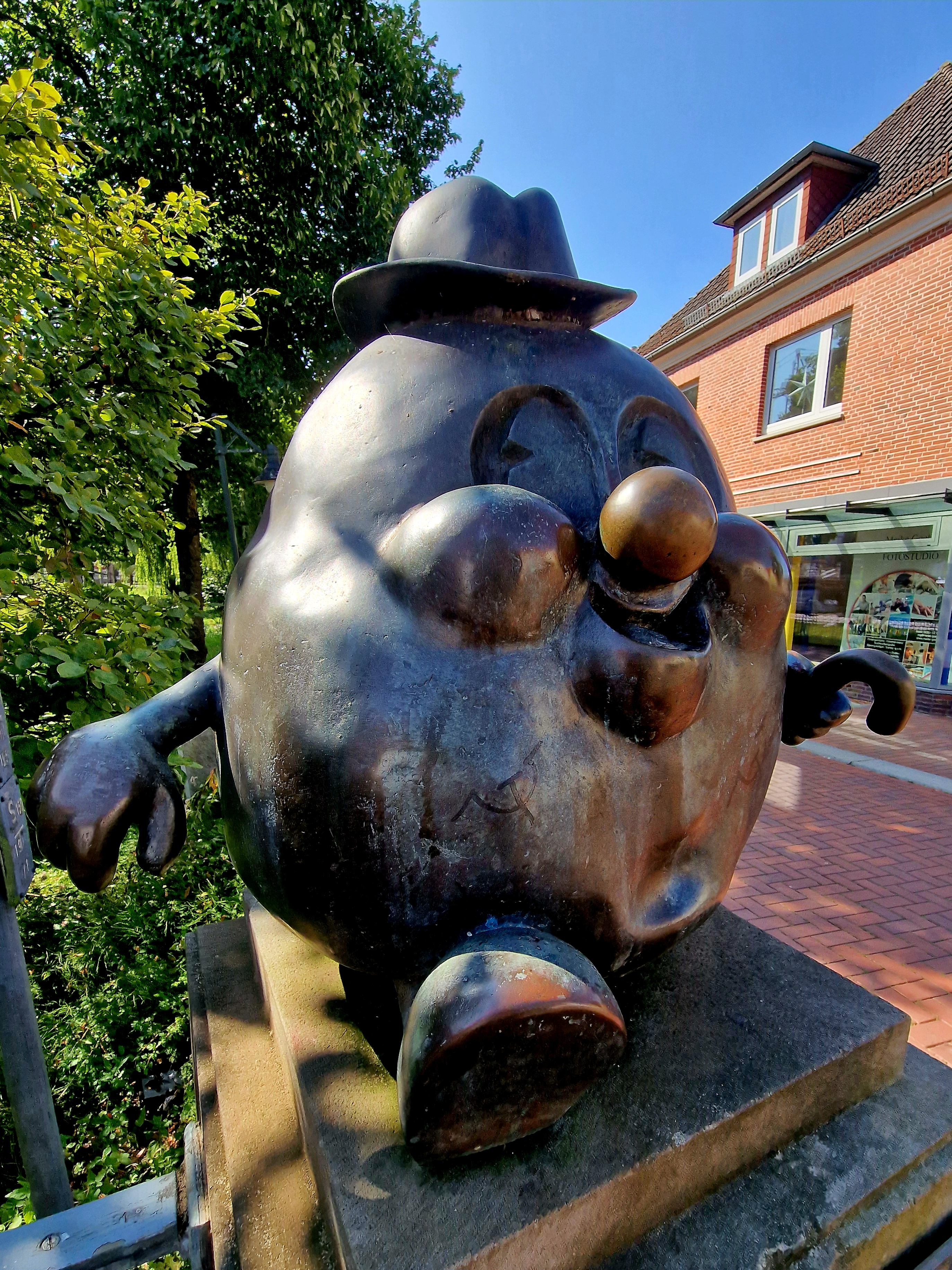 Skulptur „Bronze-Knolli“