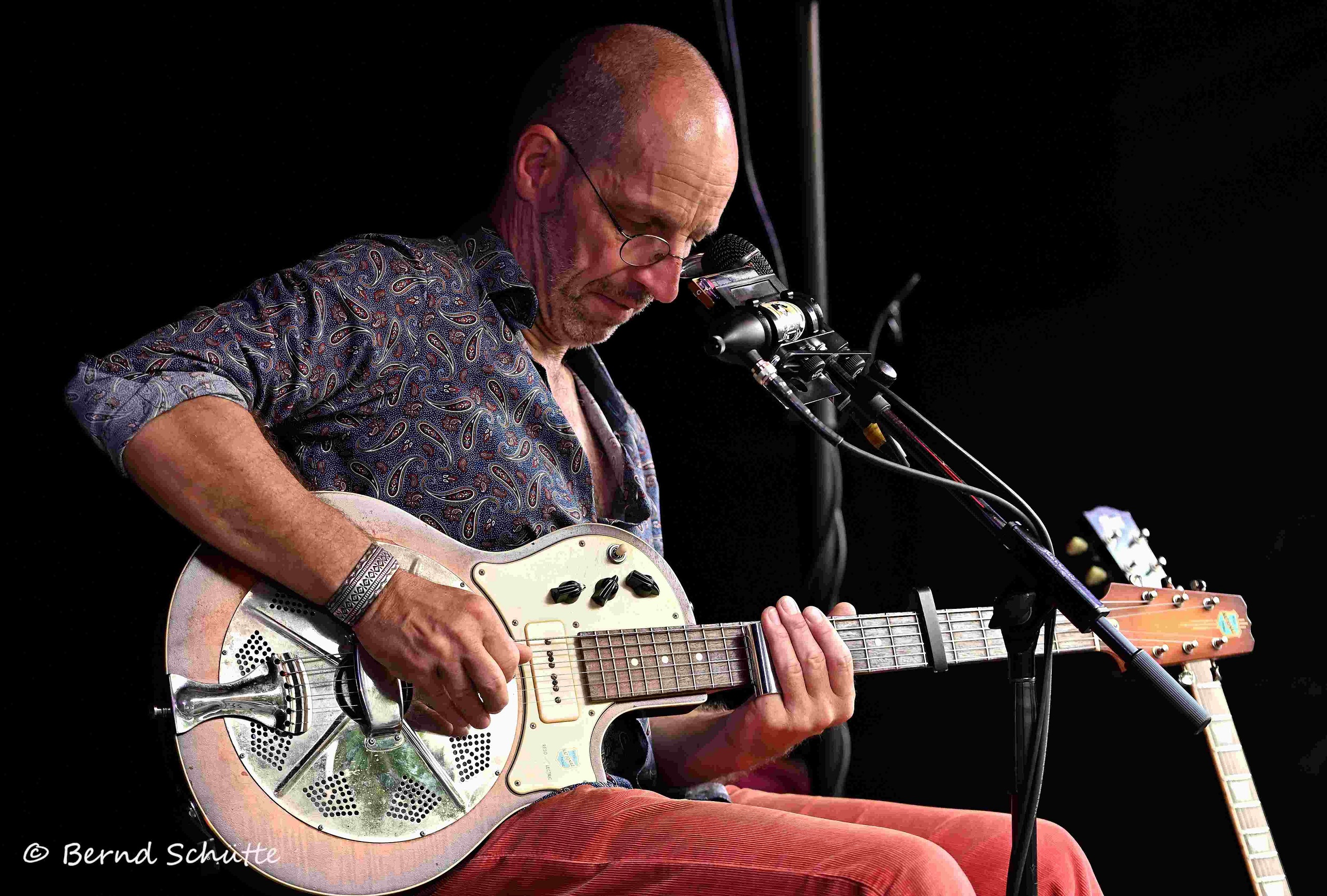 meldorfer kulturbonsche: McEbel - Oneman Bluesband