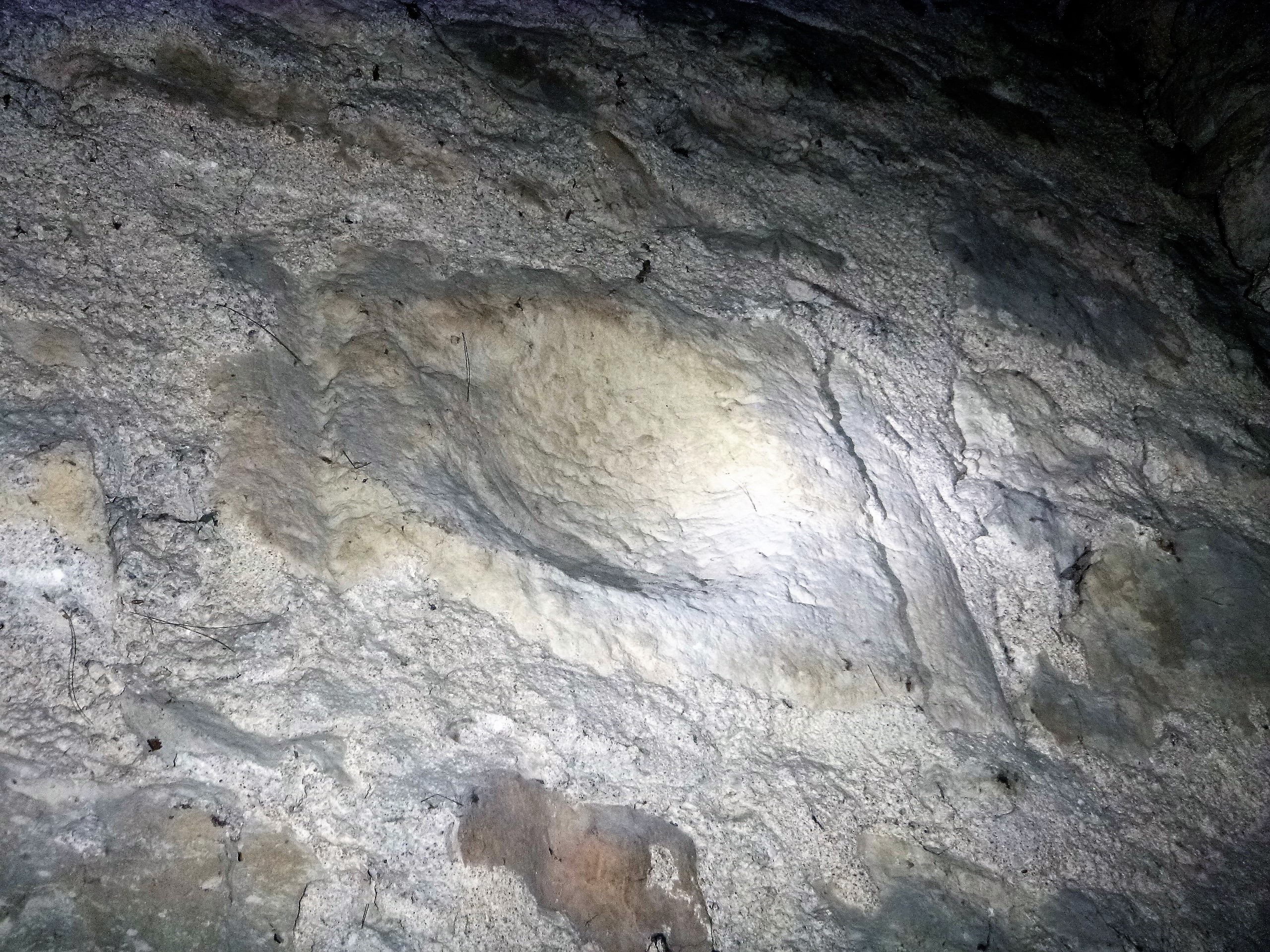 Eingemauerter Römeraltar