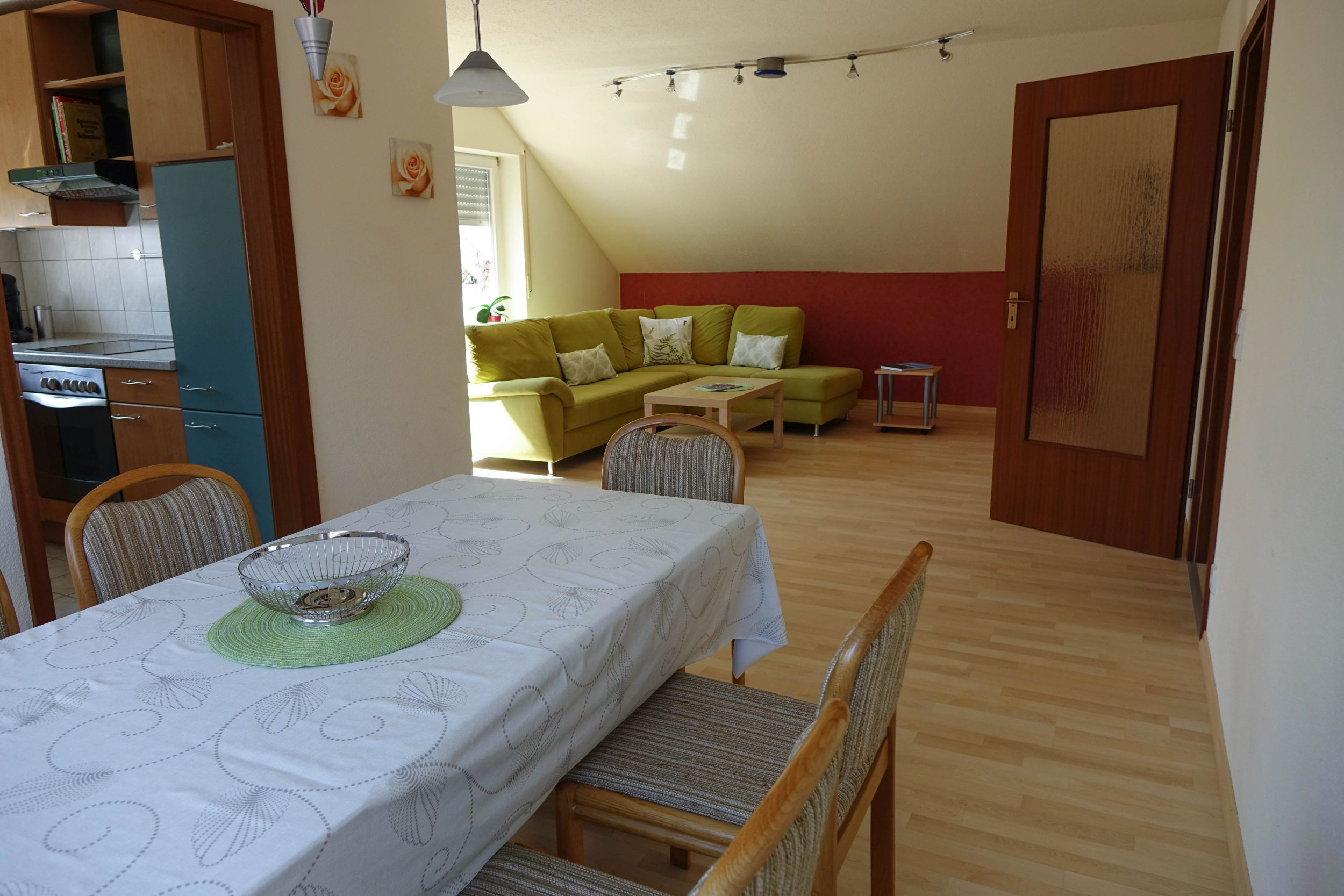 Wohn- und Esszimmer Ferienwohnung Angelika in Cleebronn