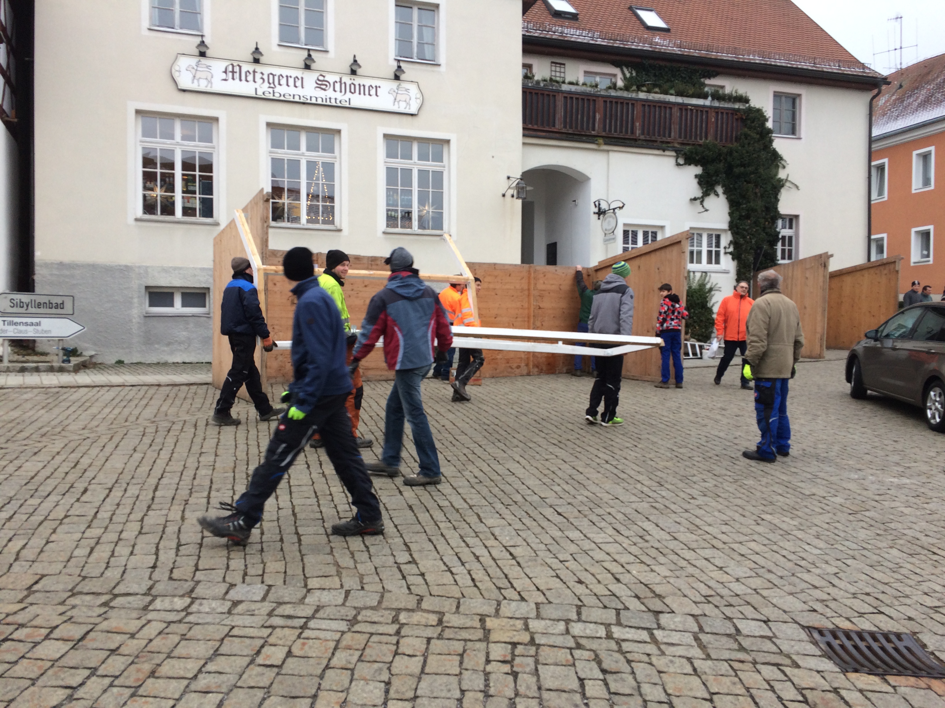 Aufbau Weihnachtsmarkt