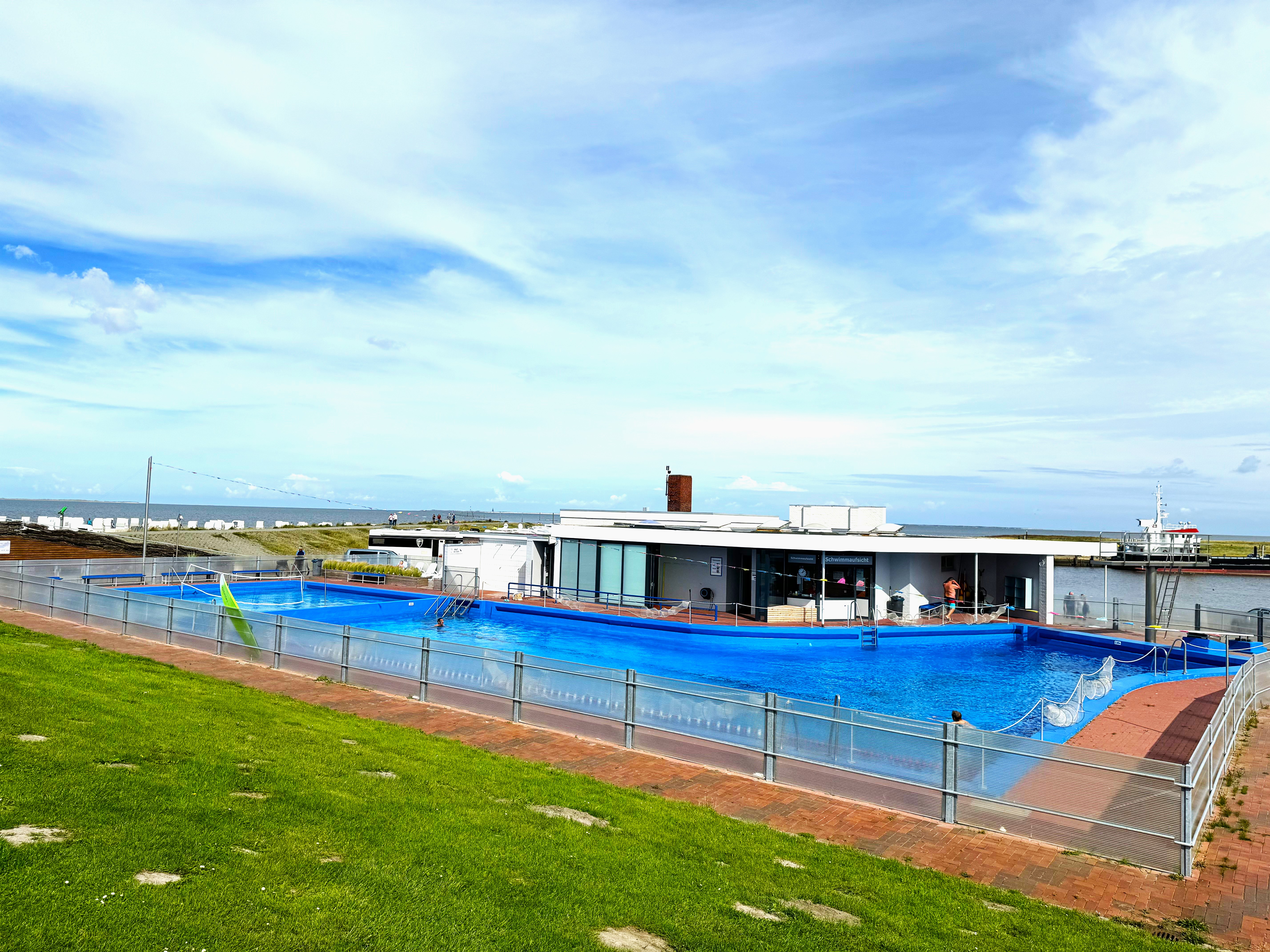 CaroAktiv: Aqua Fitness im Freibad