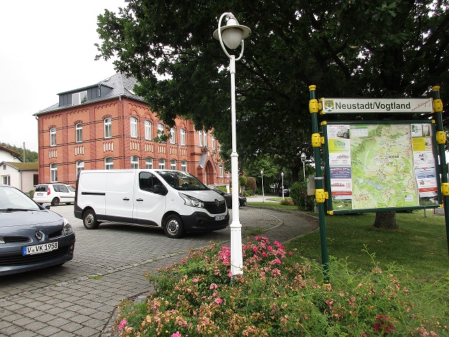 Parkplatz am Gemeindeamt Neustadt – Motiv