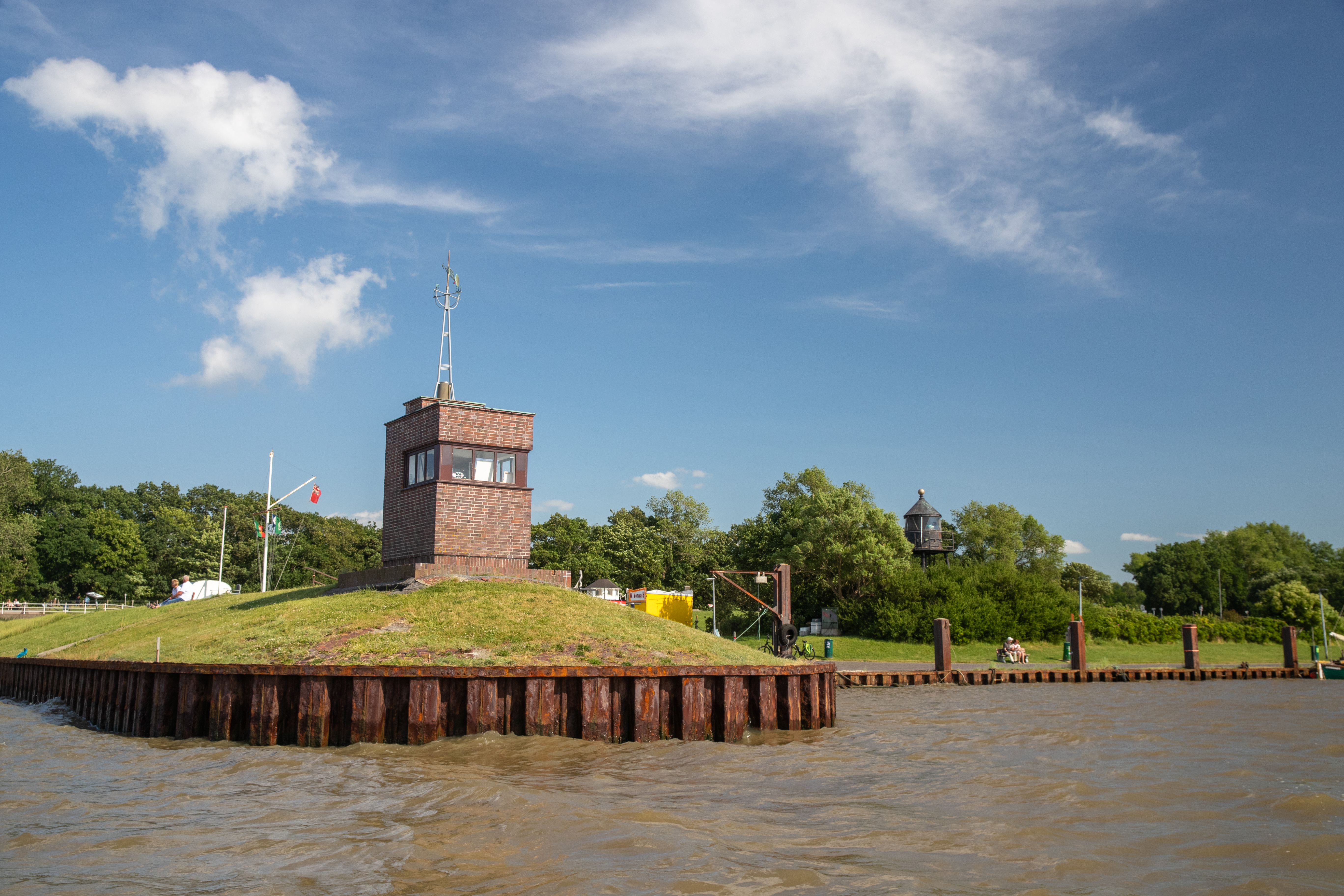 Pegelhäuschen am Dangaster Hafen