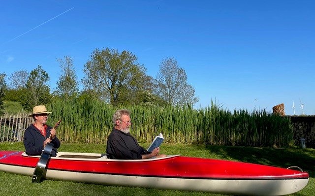 Zwei Männer in einem Boot