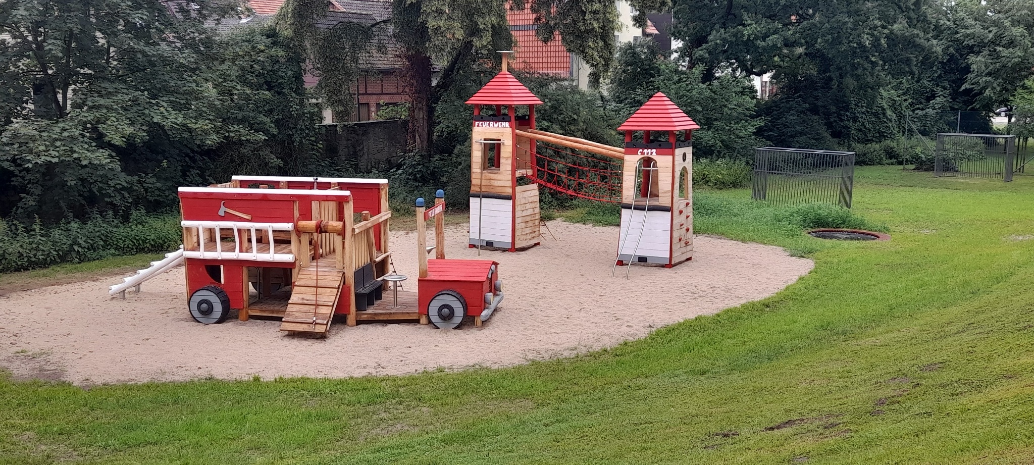 Themenspielplatz „Feuerwehr" am Krähengraben/ Benser Mauer
