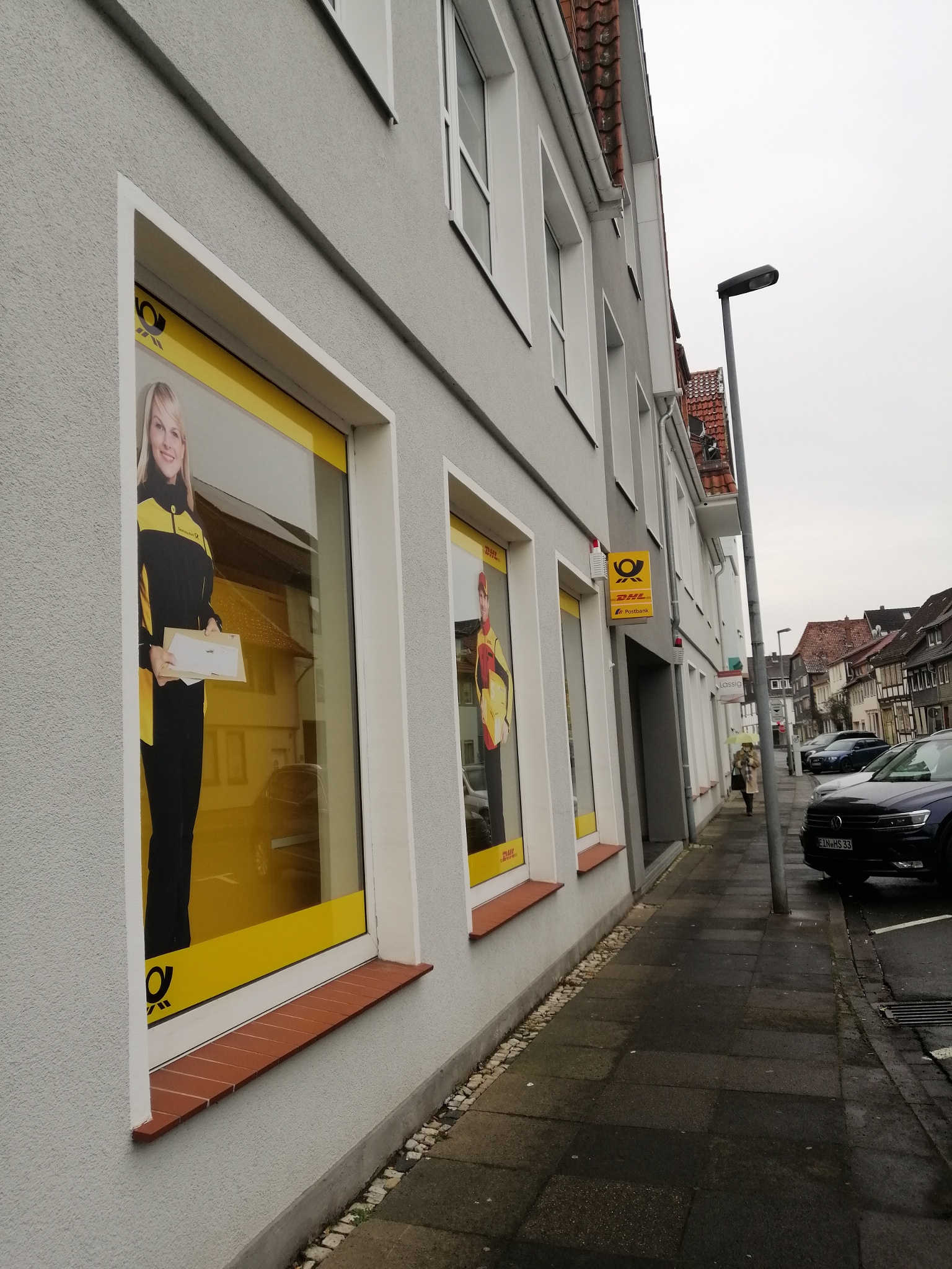 Postbank in der Dt. Post Filiale - Geld abheben (über Serviceschalter, kein Automat)