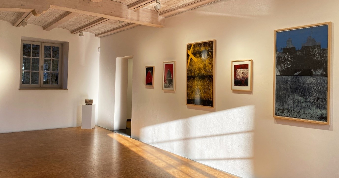Einblick in die Ausstellung von Christine Reiter.jpg