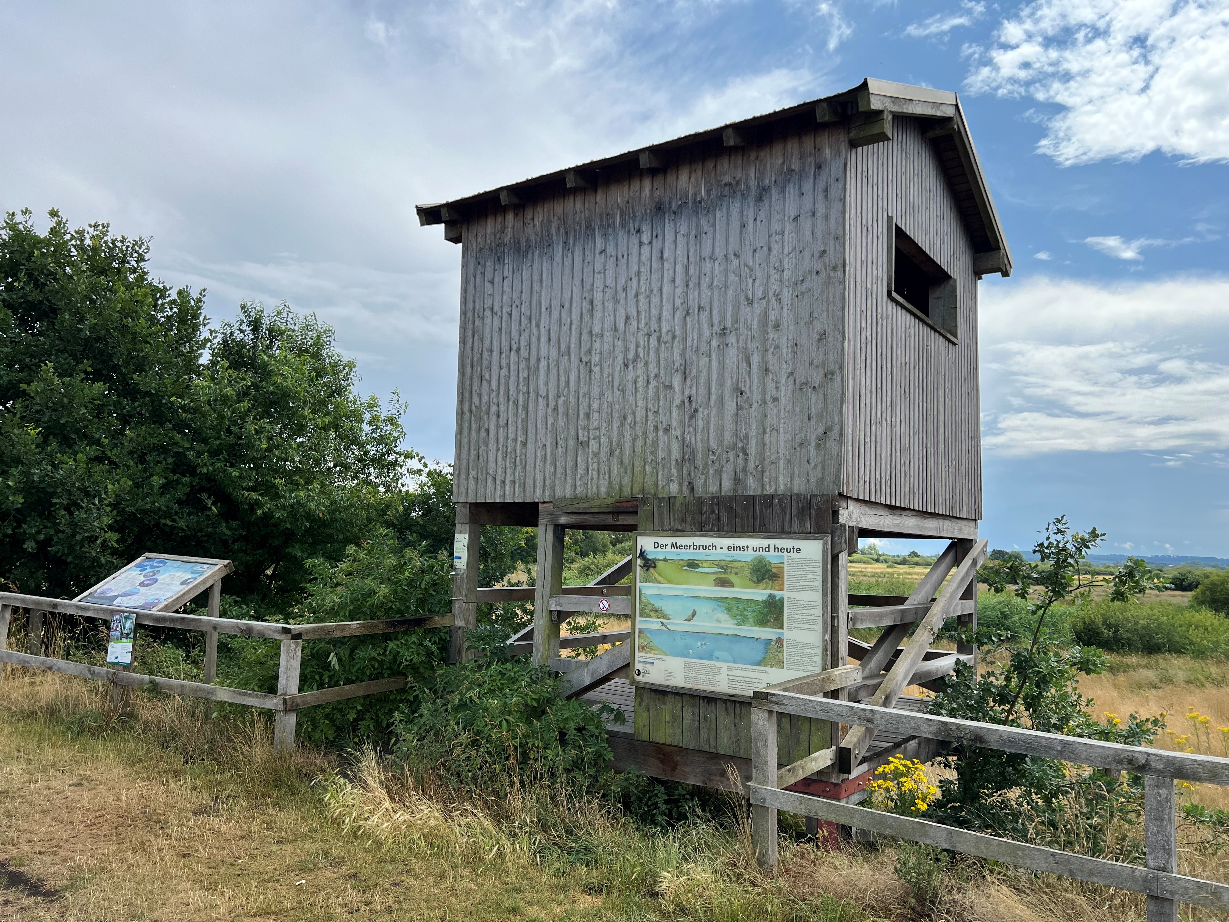 Beobachtungsturm Meerbruchswiesen