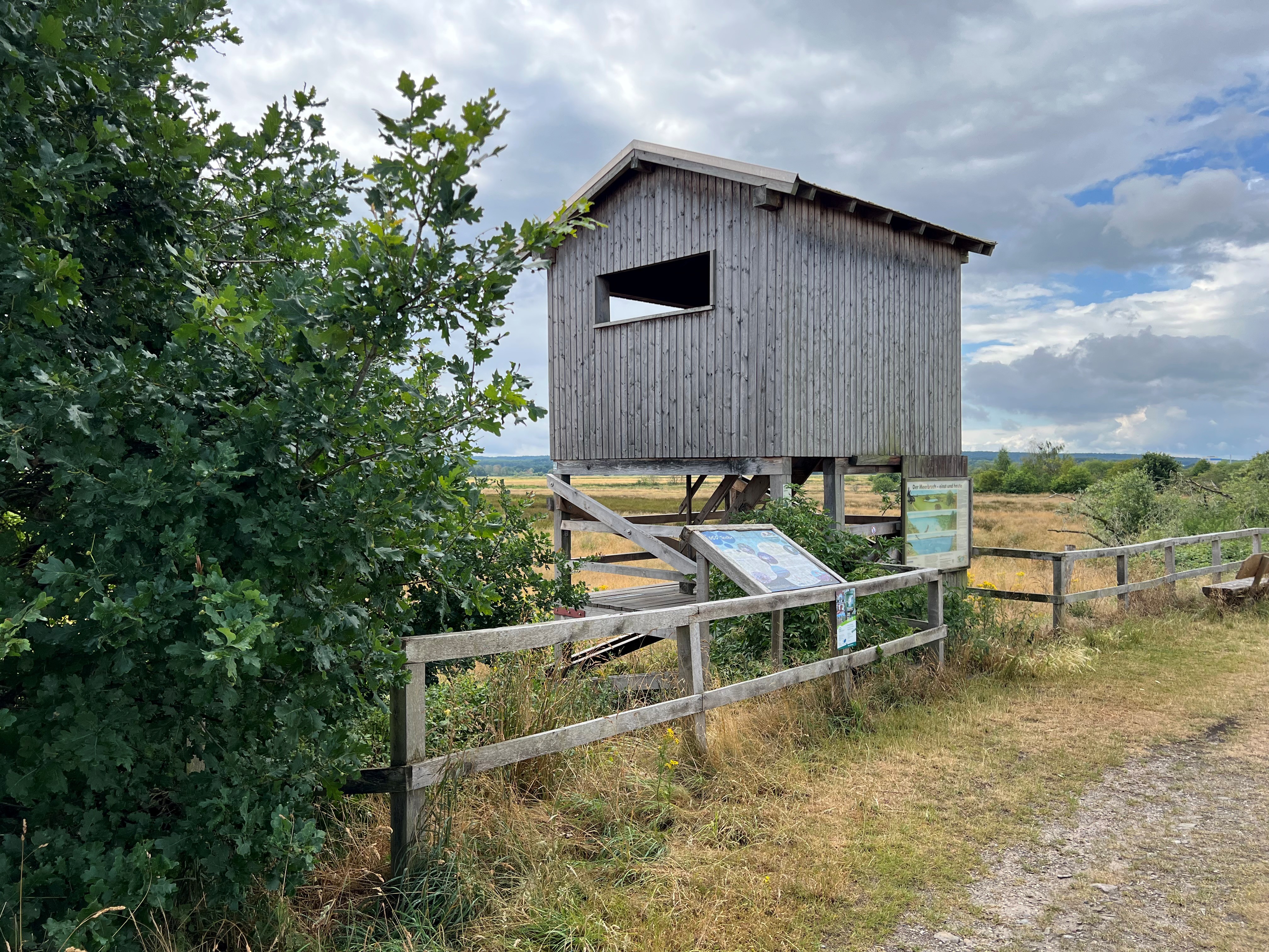 Beobachtungsturm Meerbruchswiesen