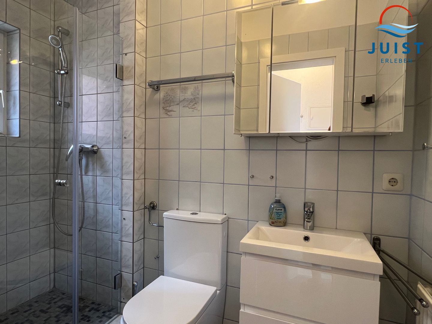 Rosengang Appartements 312_Wohnung2_Badezimmer mit Dusche.jpg