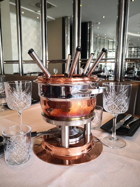 Fondue Dining