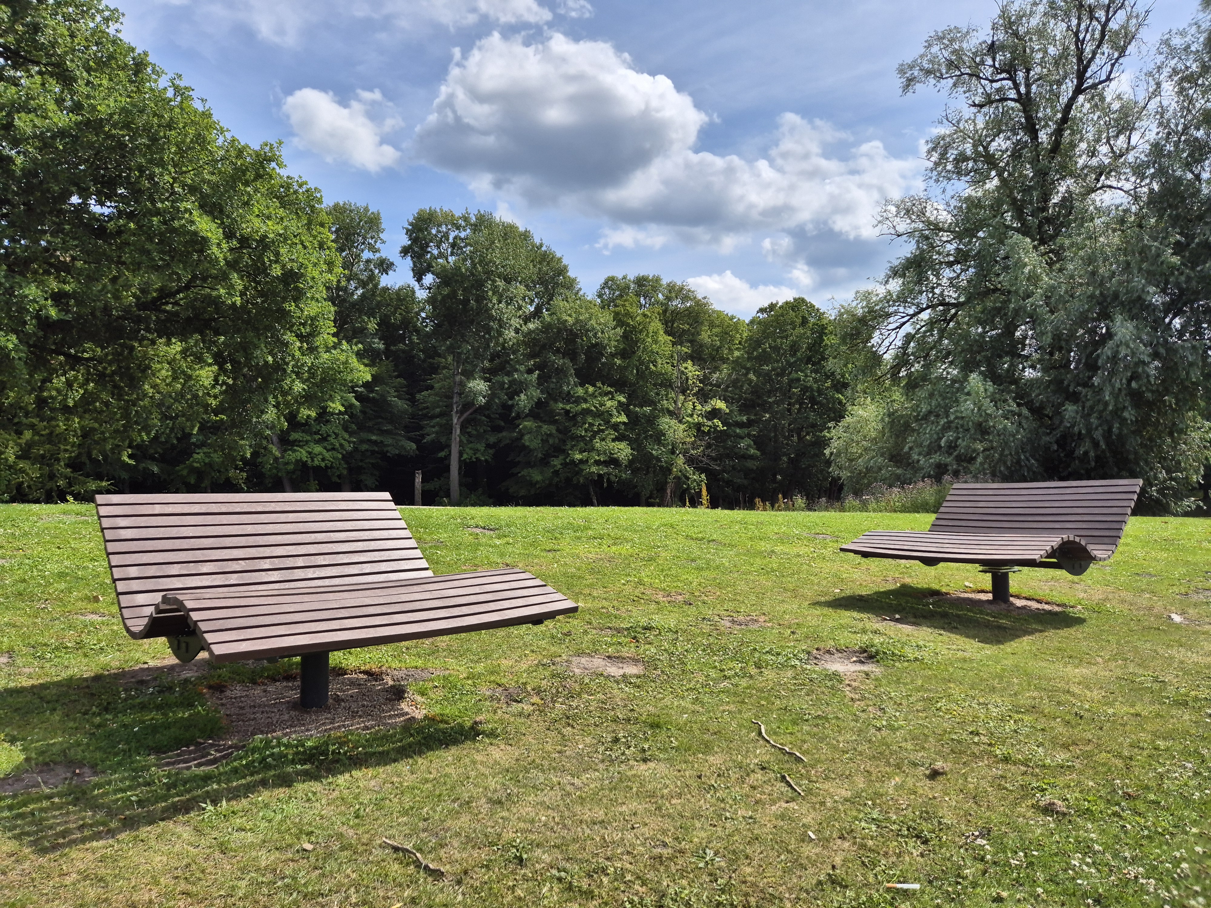 Landschaftsliegen am Turnierplatz