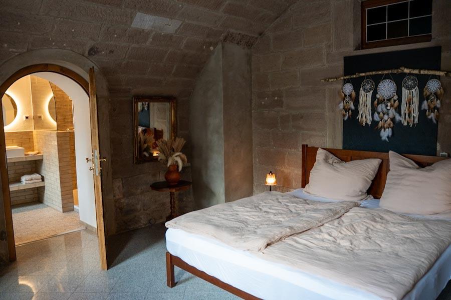 Maulbronn_Ferienwohnung_Altes Forsthaus_Schlafzimmer 1__CCBYSA