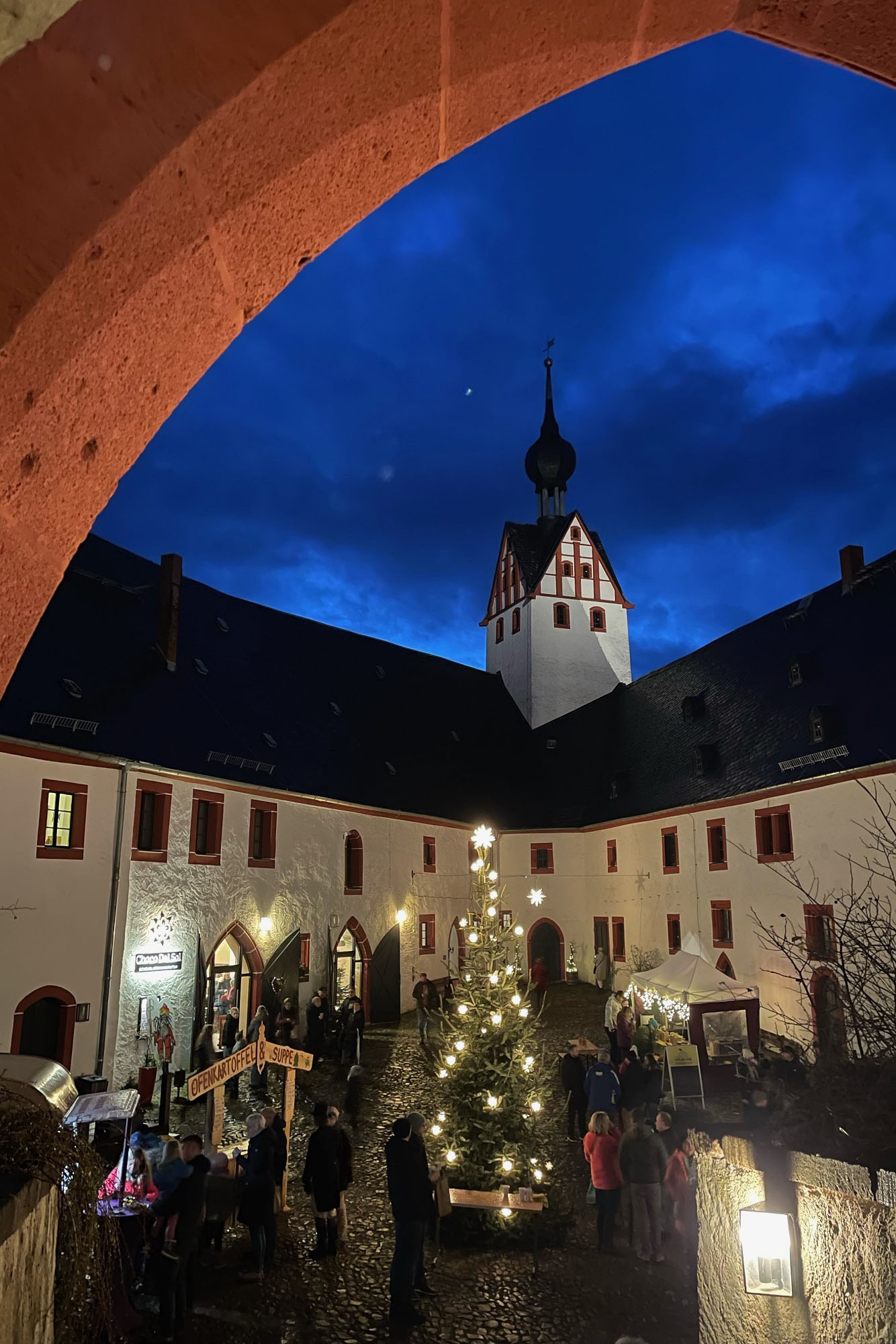 Romantischer Adventsmarkt im Schloss Rochsburg