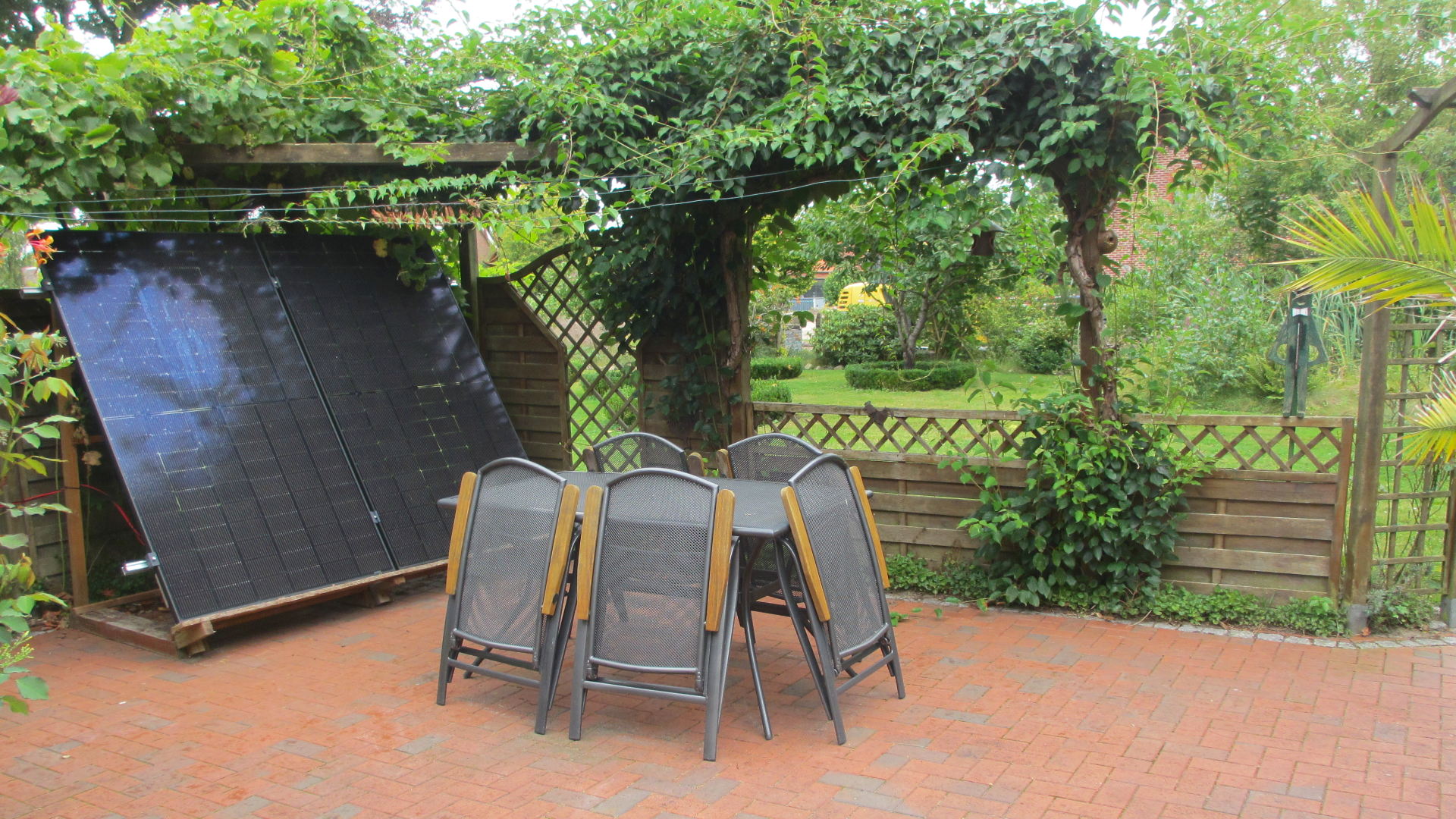 Terrasse der Gästewohnung Heinschenwalde