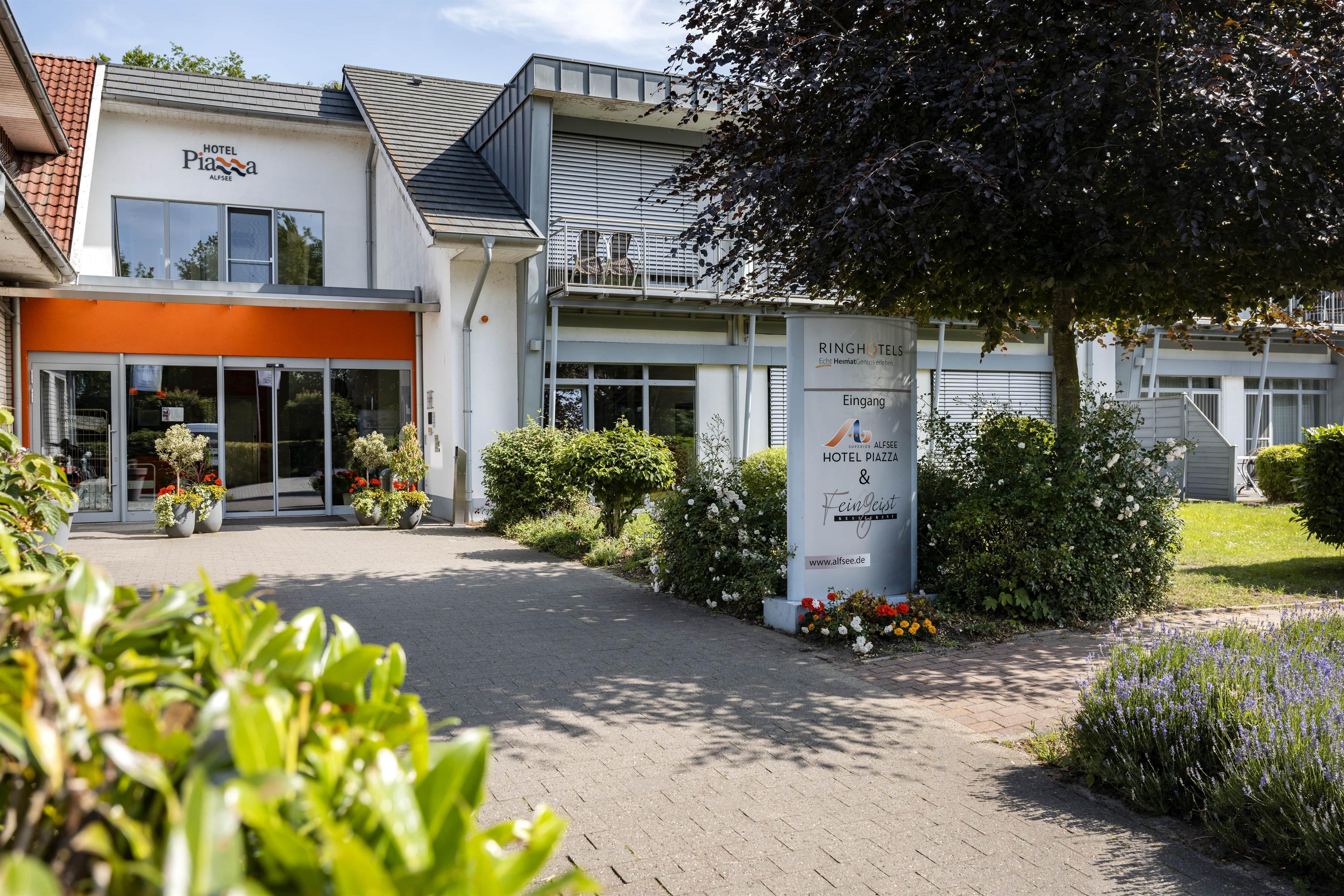 Ringhotel Alfsee Piazza Außenansicht