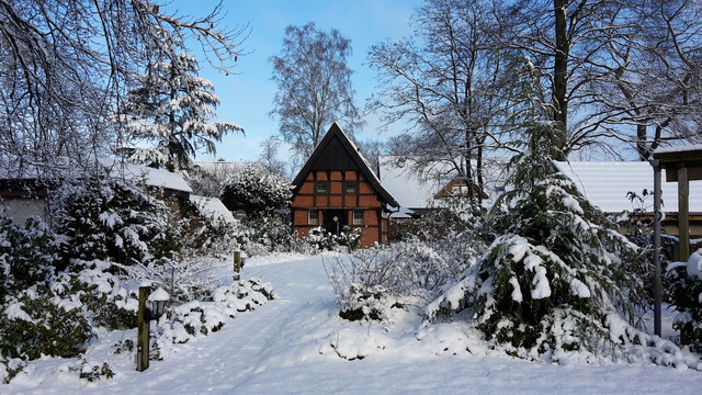 12Haus im Winter.jpg