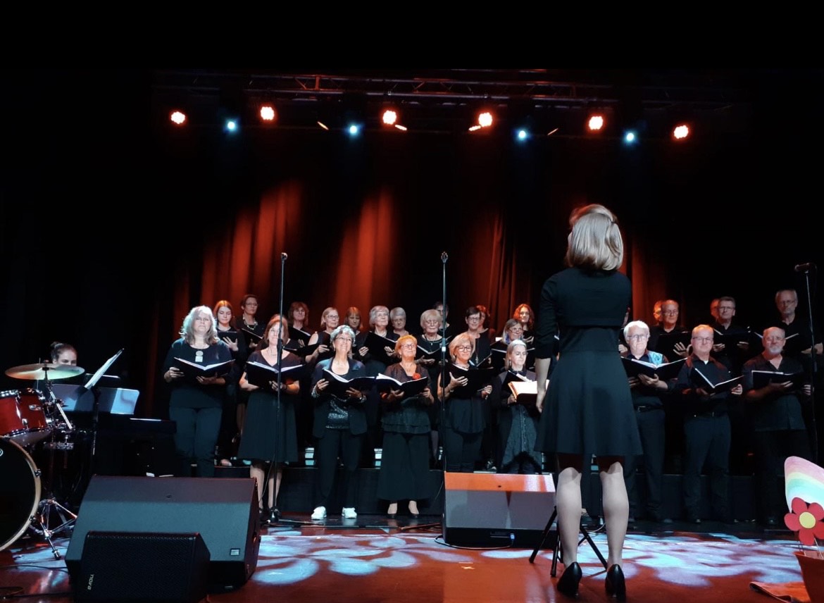 Engel - mal lockig, mal poppig