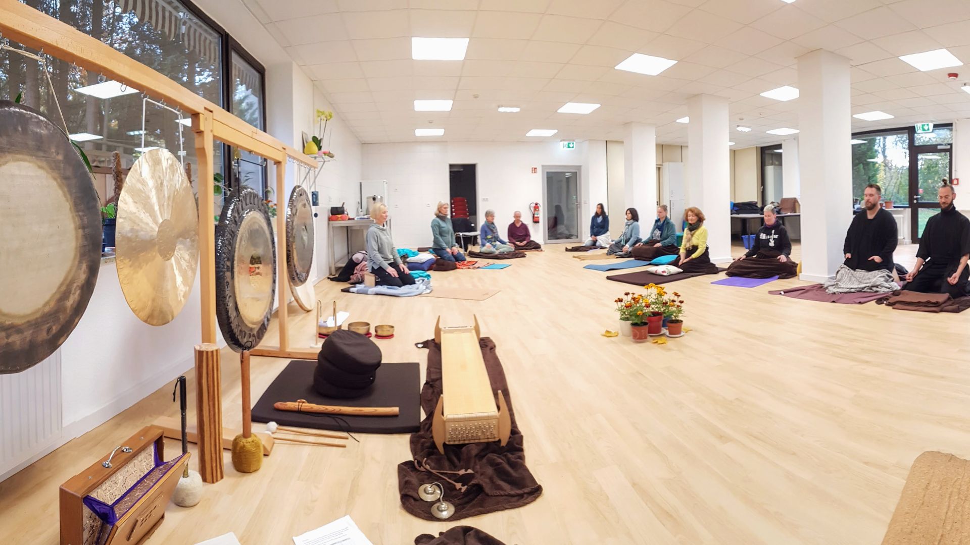 25 jahre traumkraft offene tür session atem achtsamkeit musikinstrumente1.jpg