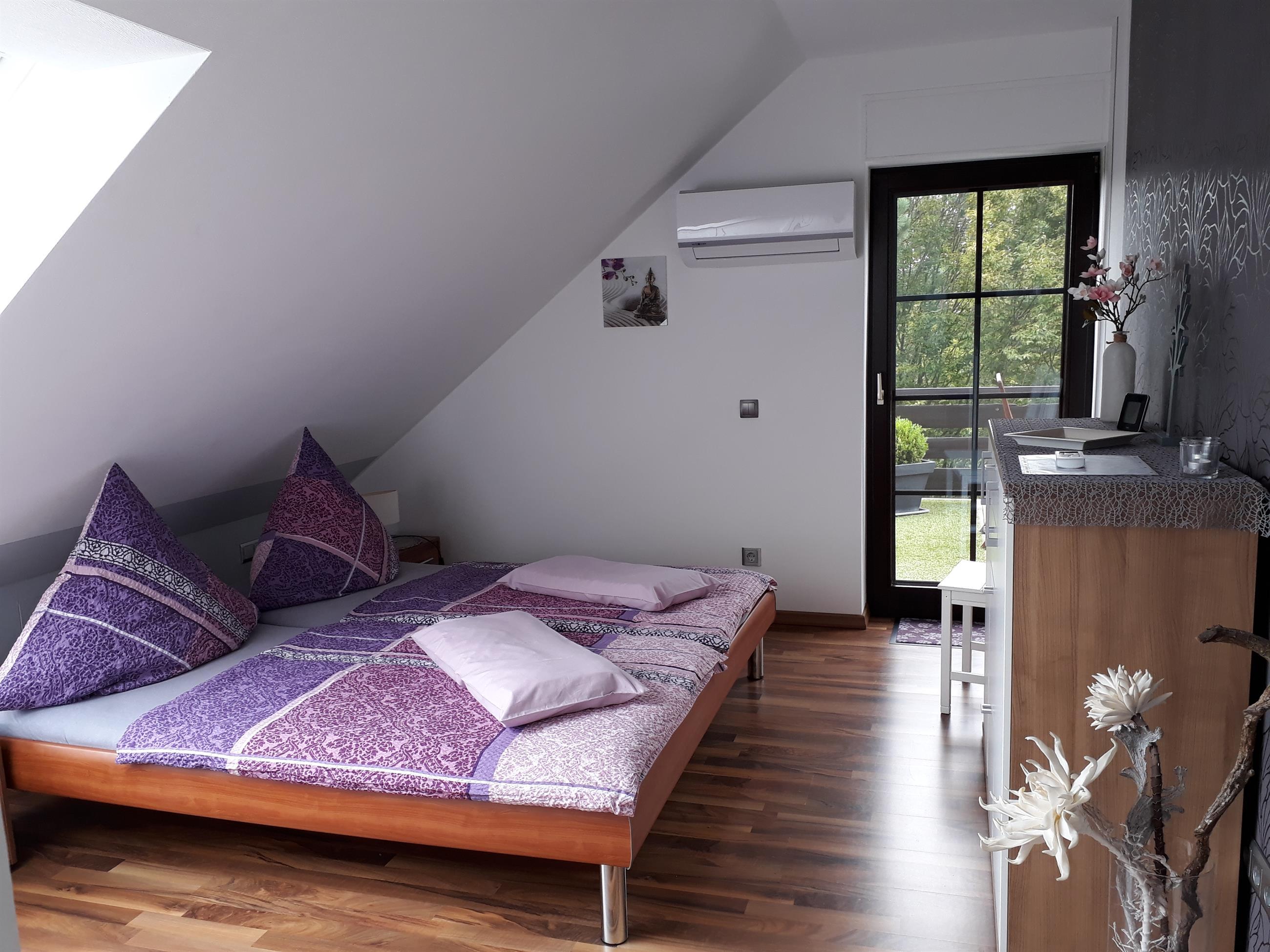Schlafzimmer m. Klimagerät