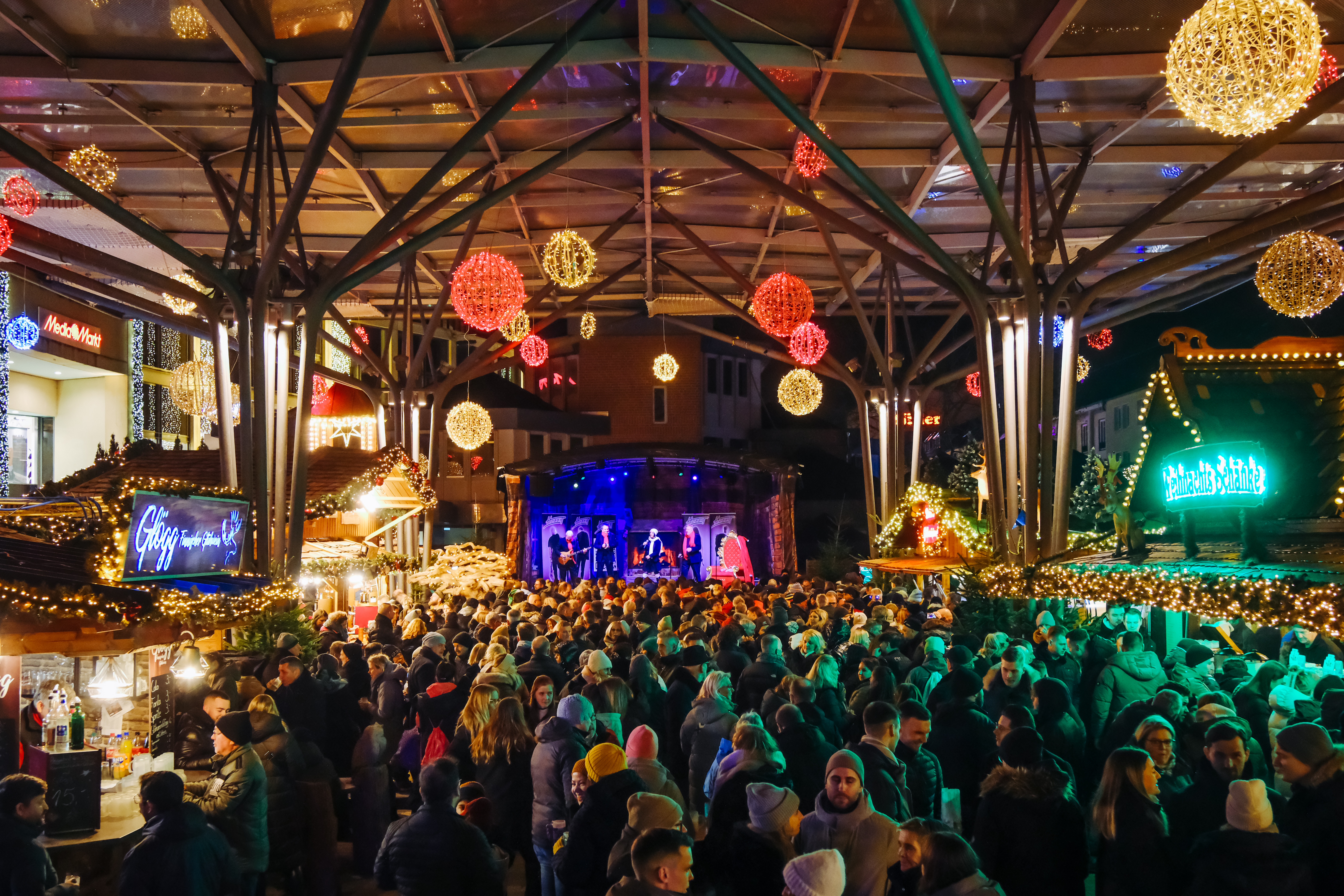 Wolfsburger Weihnachtsmarkt: Bring Me Roses
