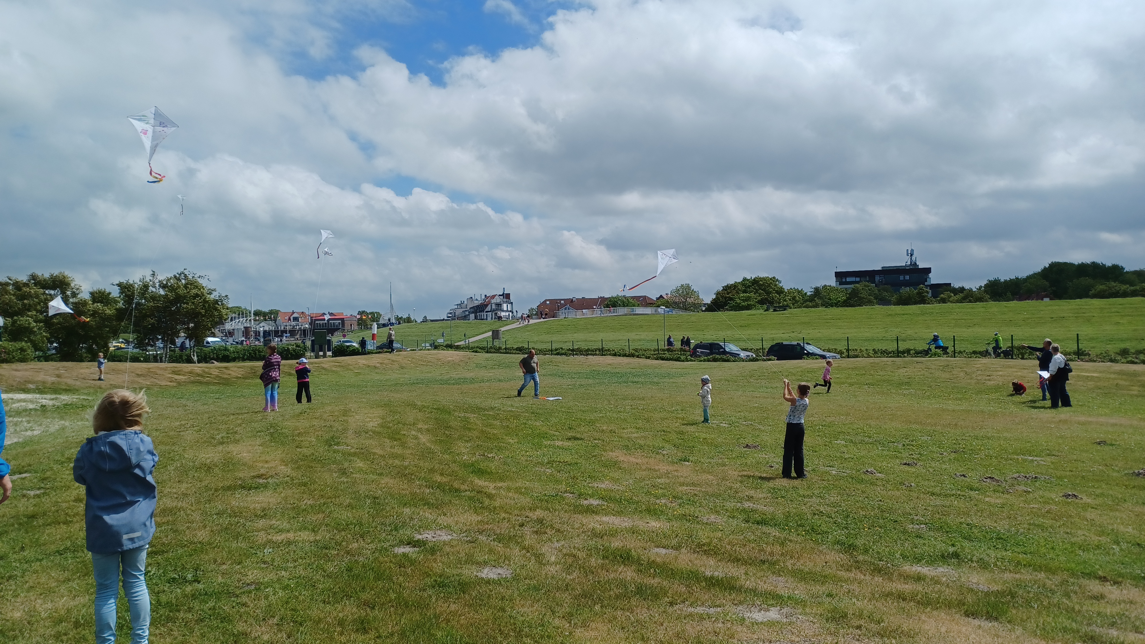 Kids aktiv: Muscheln sammeln und Muschelketten basteln