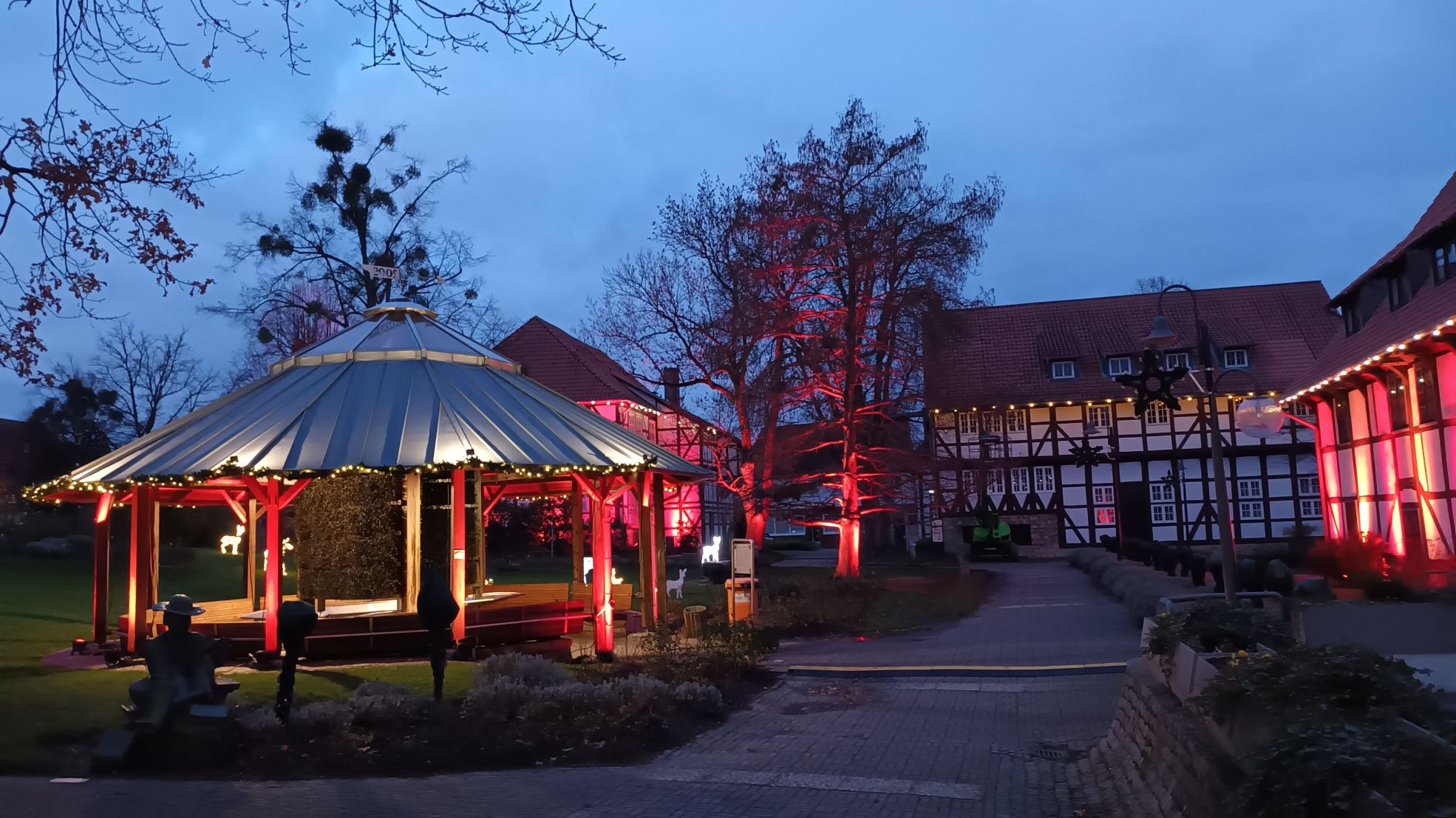 Lichterzauber im Rosengarten 