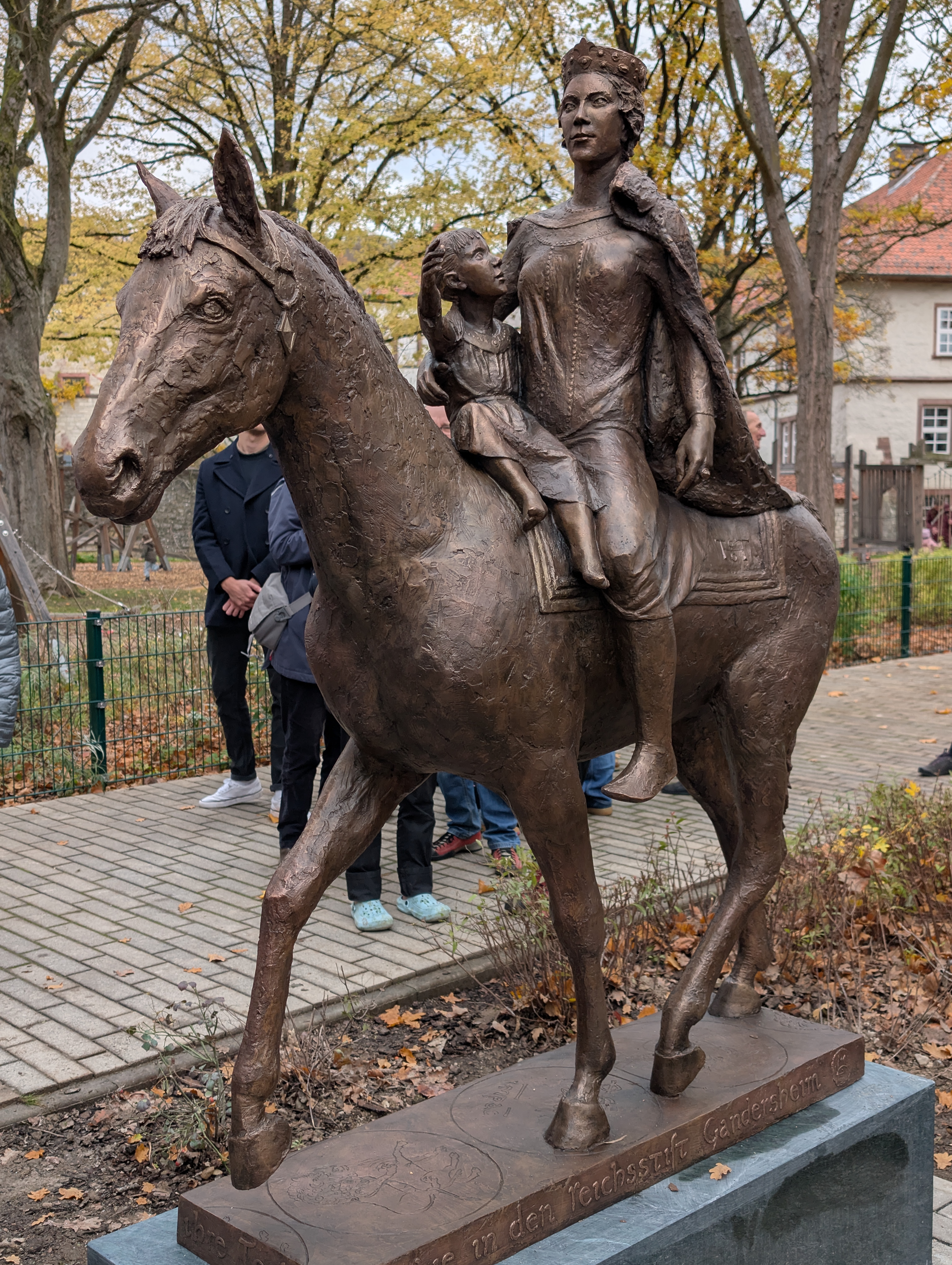 Statue der Kaiserin Theophanu