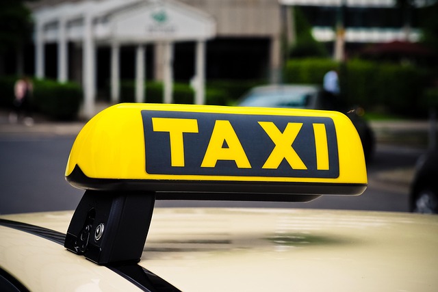 Taxi, Mietwagen und Anruf-Sammel-Taxi (AST)