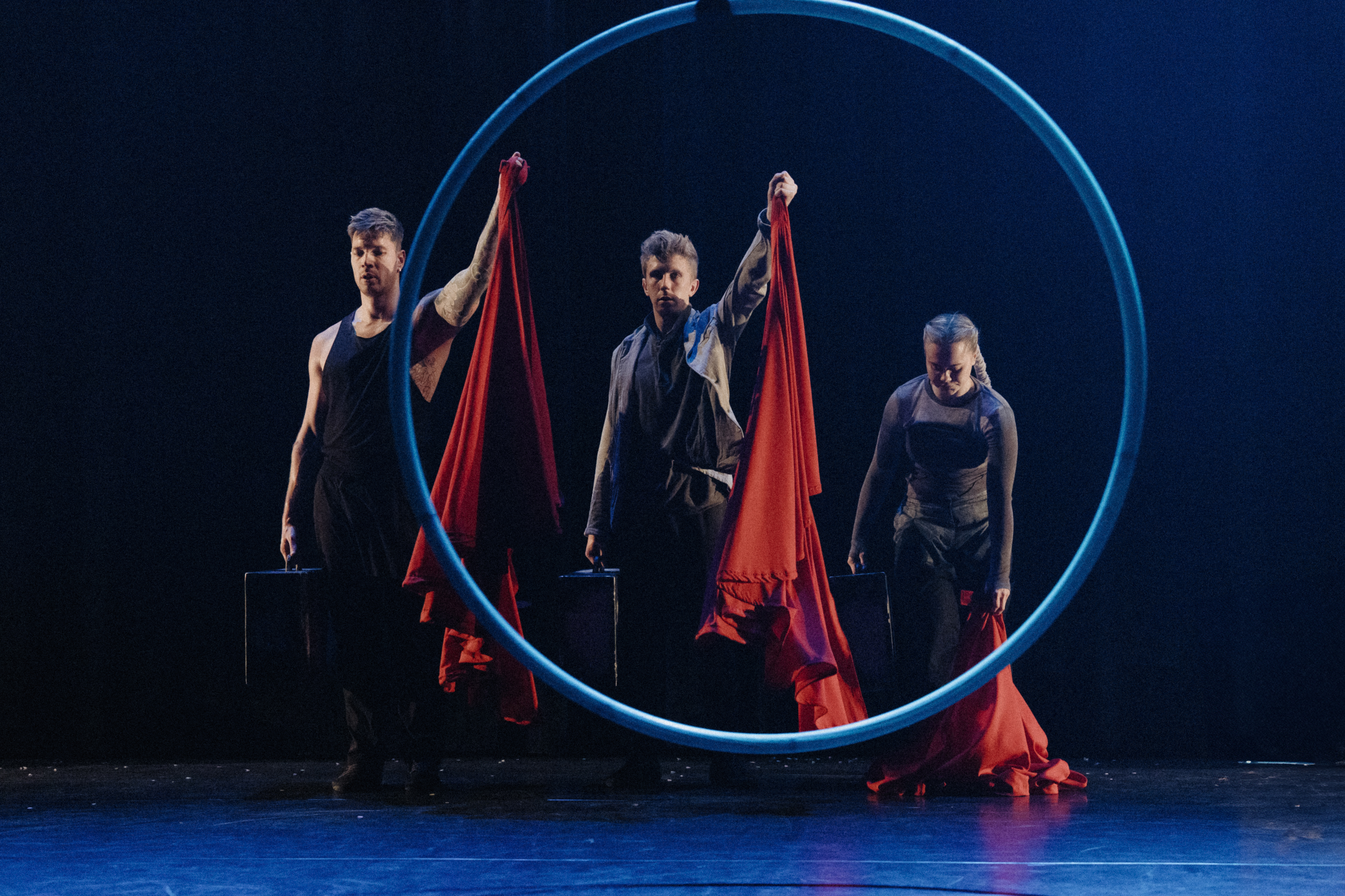 Upsala-Circus präsentiert die Performance »Suitcases"