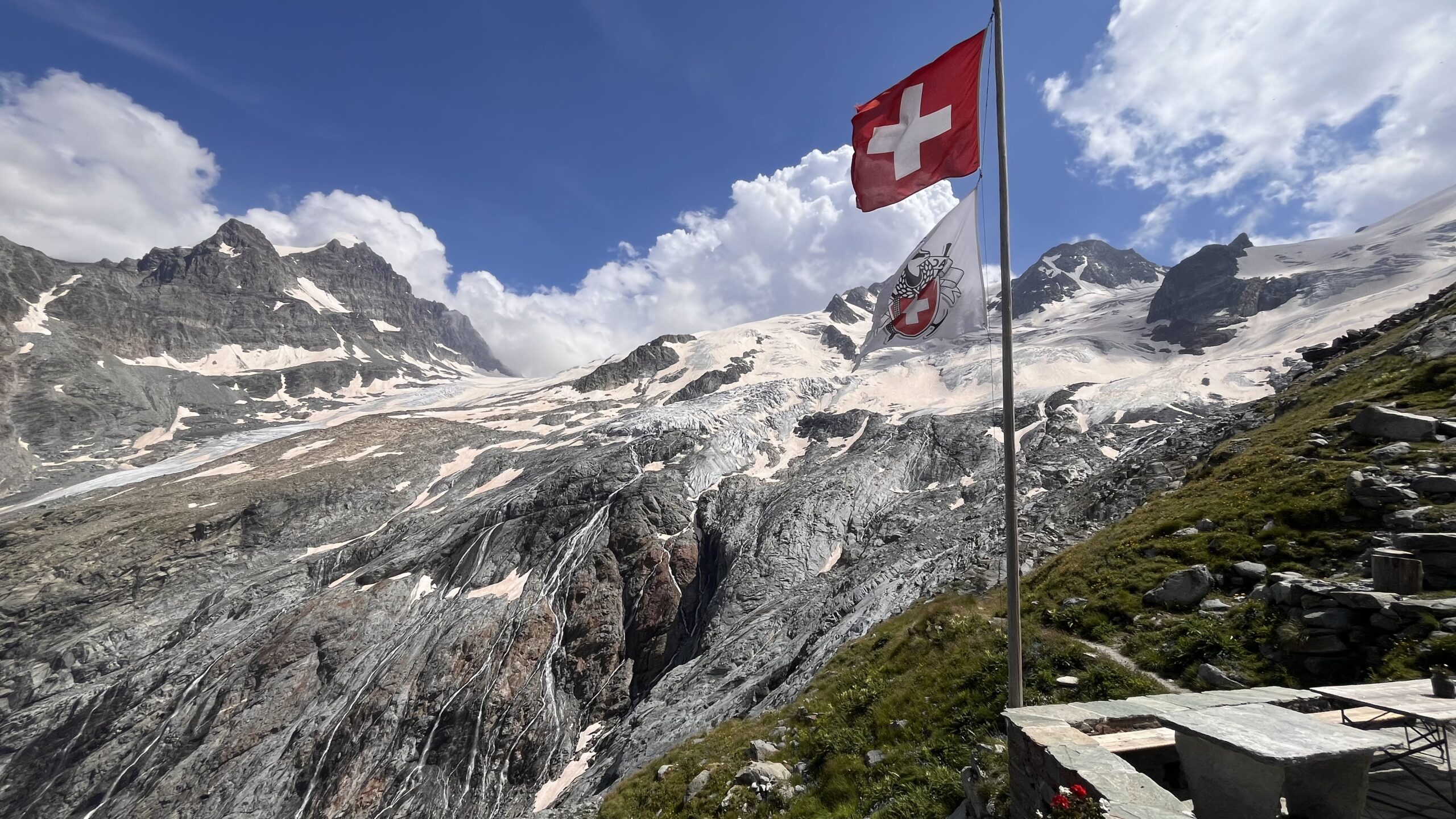 DOKfilm im Roten Saal: REQUIEM IN WEISS – Das würdelose Sterben unserer Gletscher