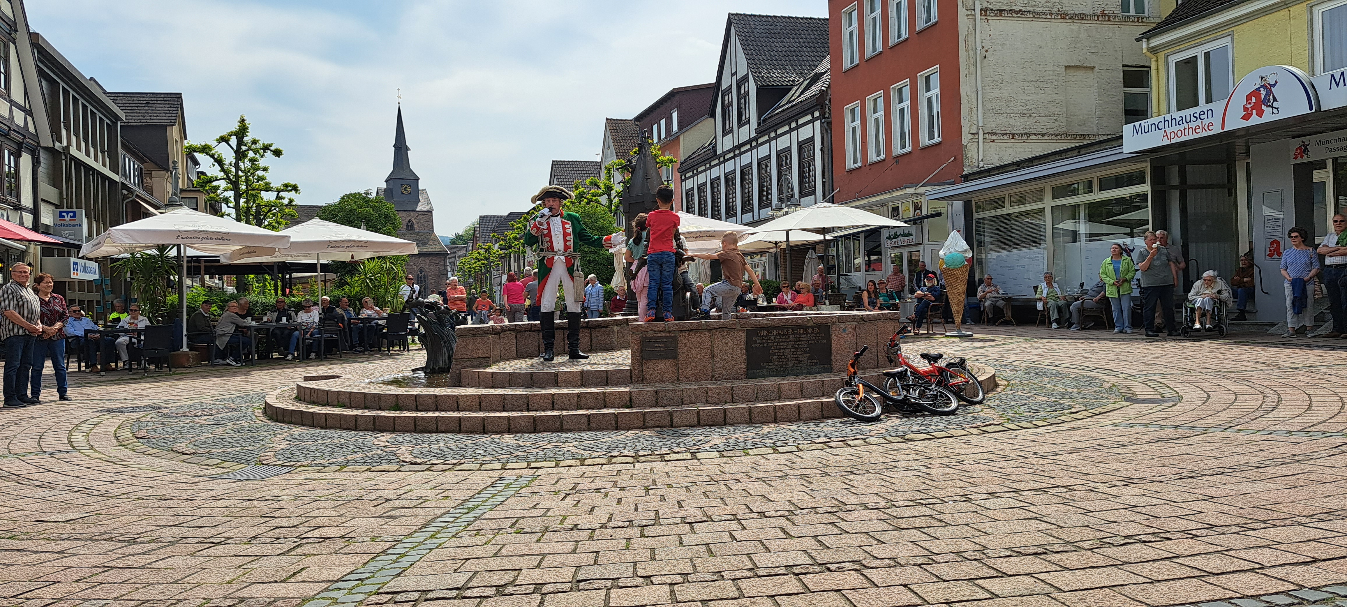 Musik am Brunnen mit dem Baron von Münchhausen