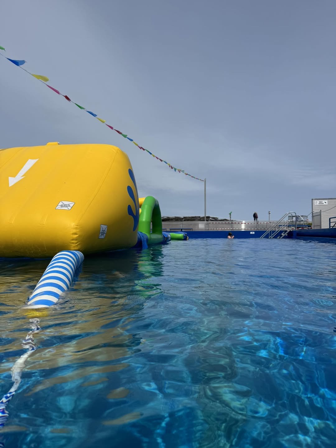 Das gro&szlig;e Wasserabenteuer im Freibad