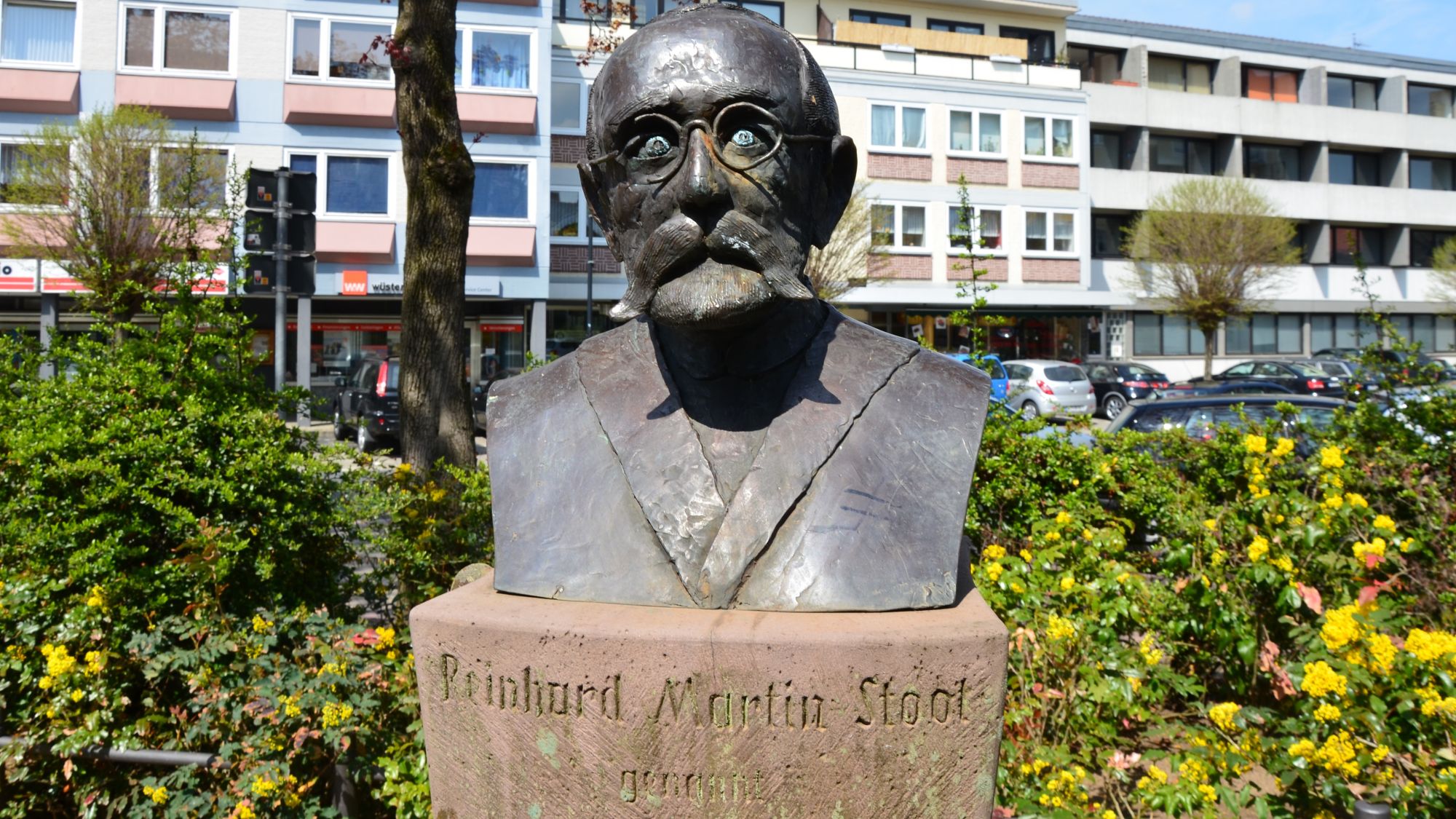 Die Büste von Onkel Stoot