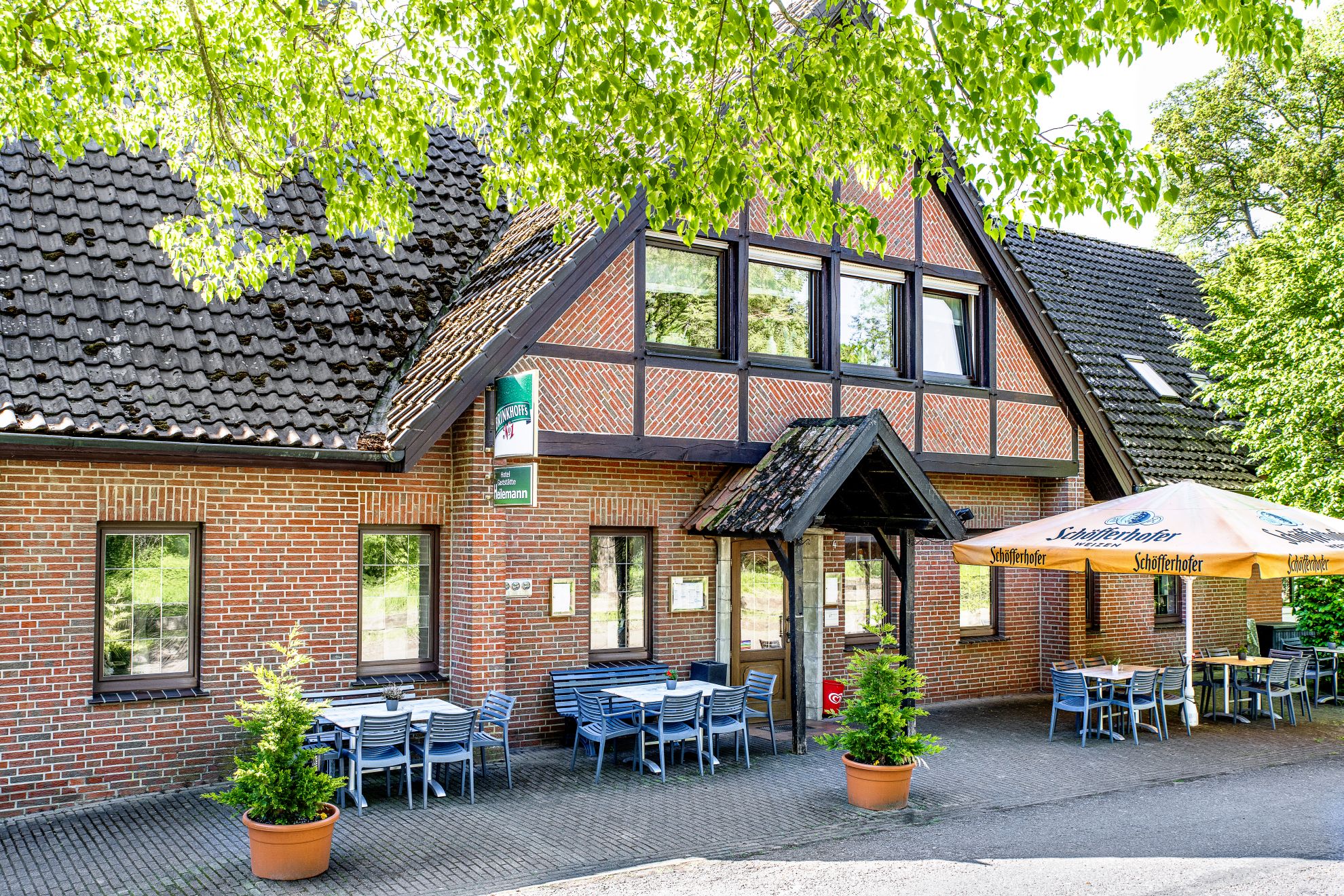Hotel_Heilemann_Außenansicht_Eingang.jpg