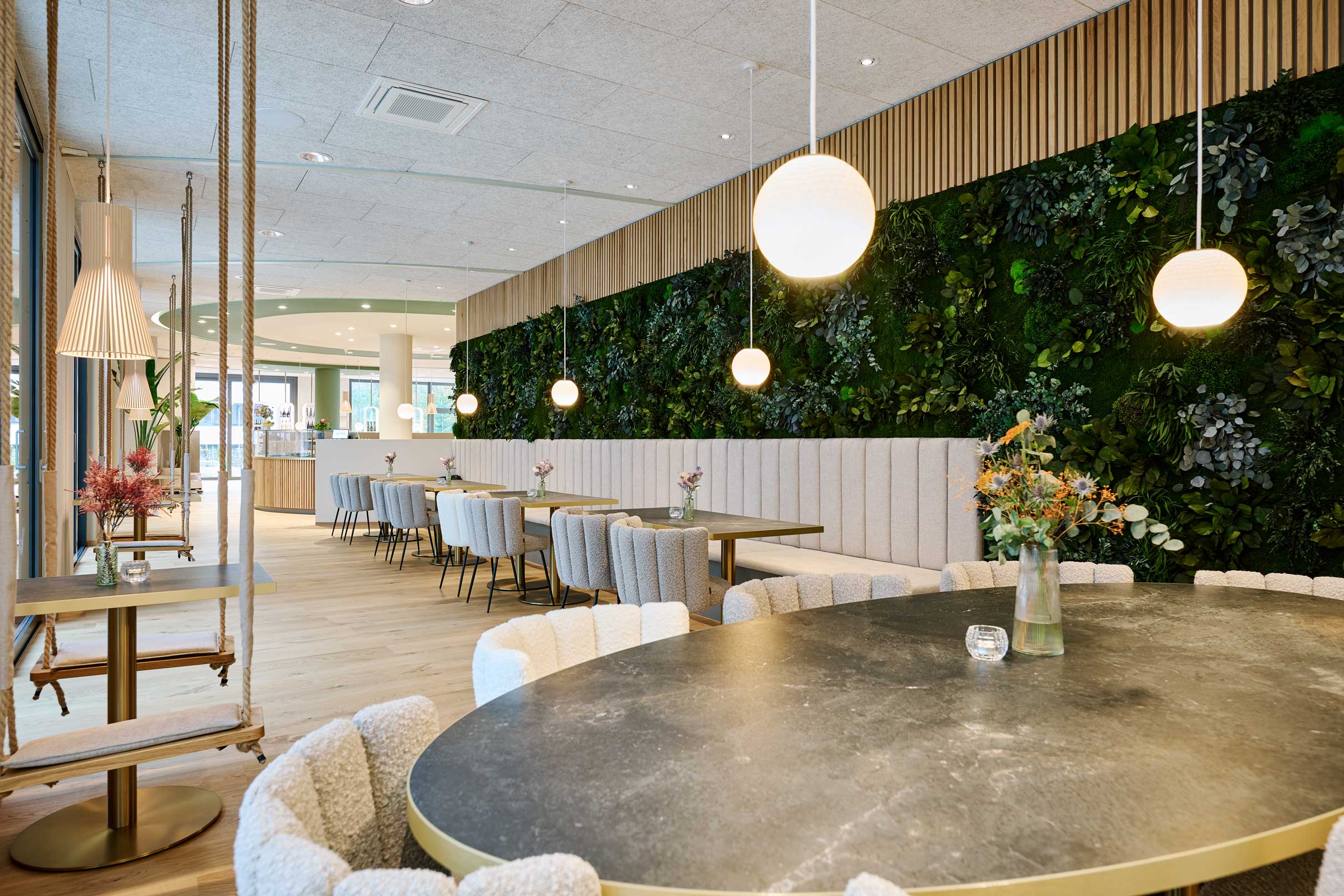 Cafe-Seasons-1-Header(c)Christian-Horn.jpg