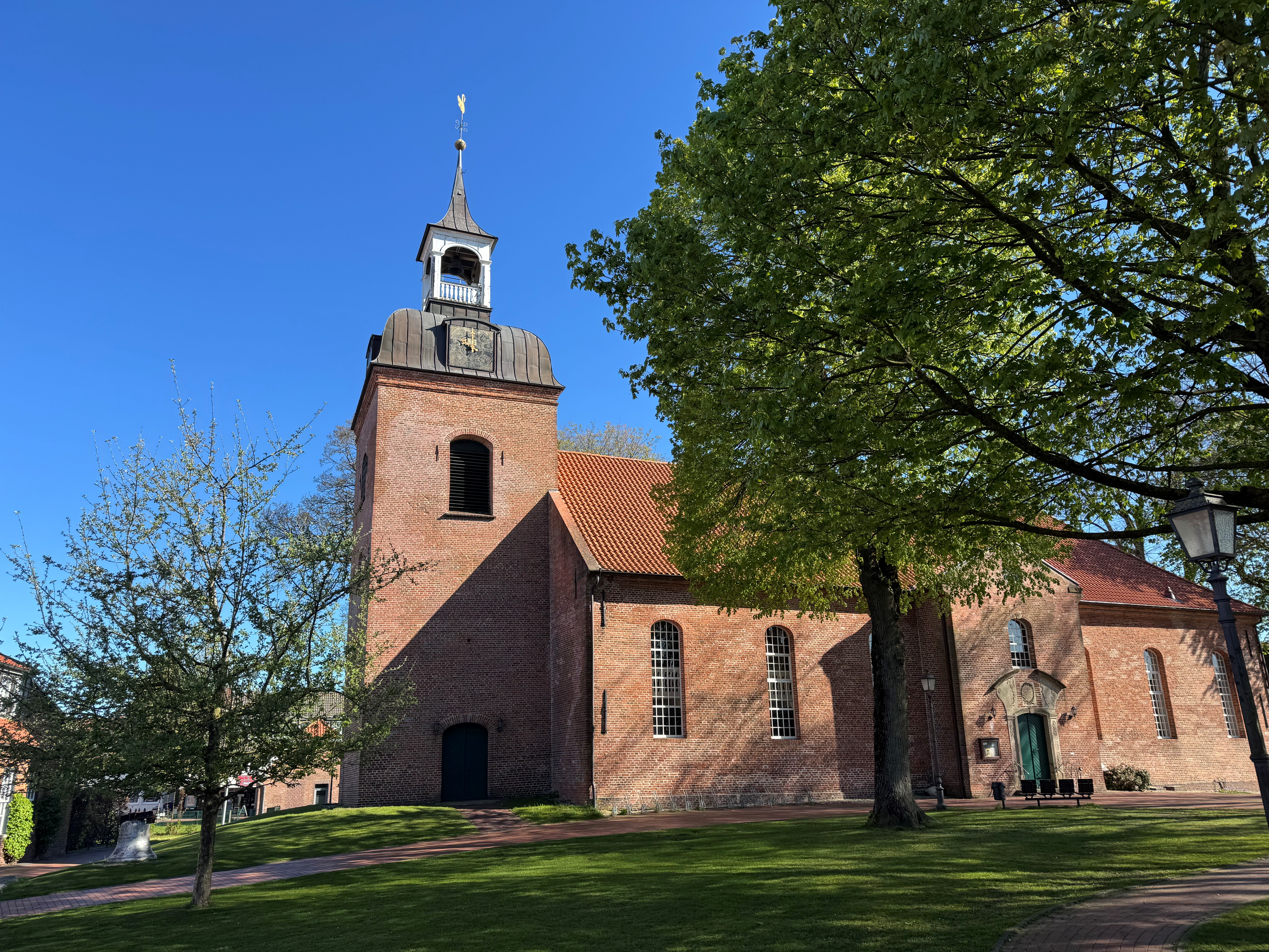 Kirchenf&uuml;hrung in der St.-Nicolai-Kirche Wittmund 