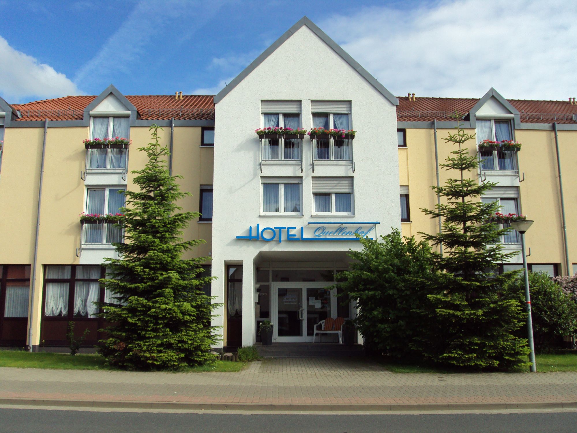 Haupteingang Hotel Quellenhof in Salzgitter-Bad