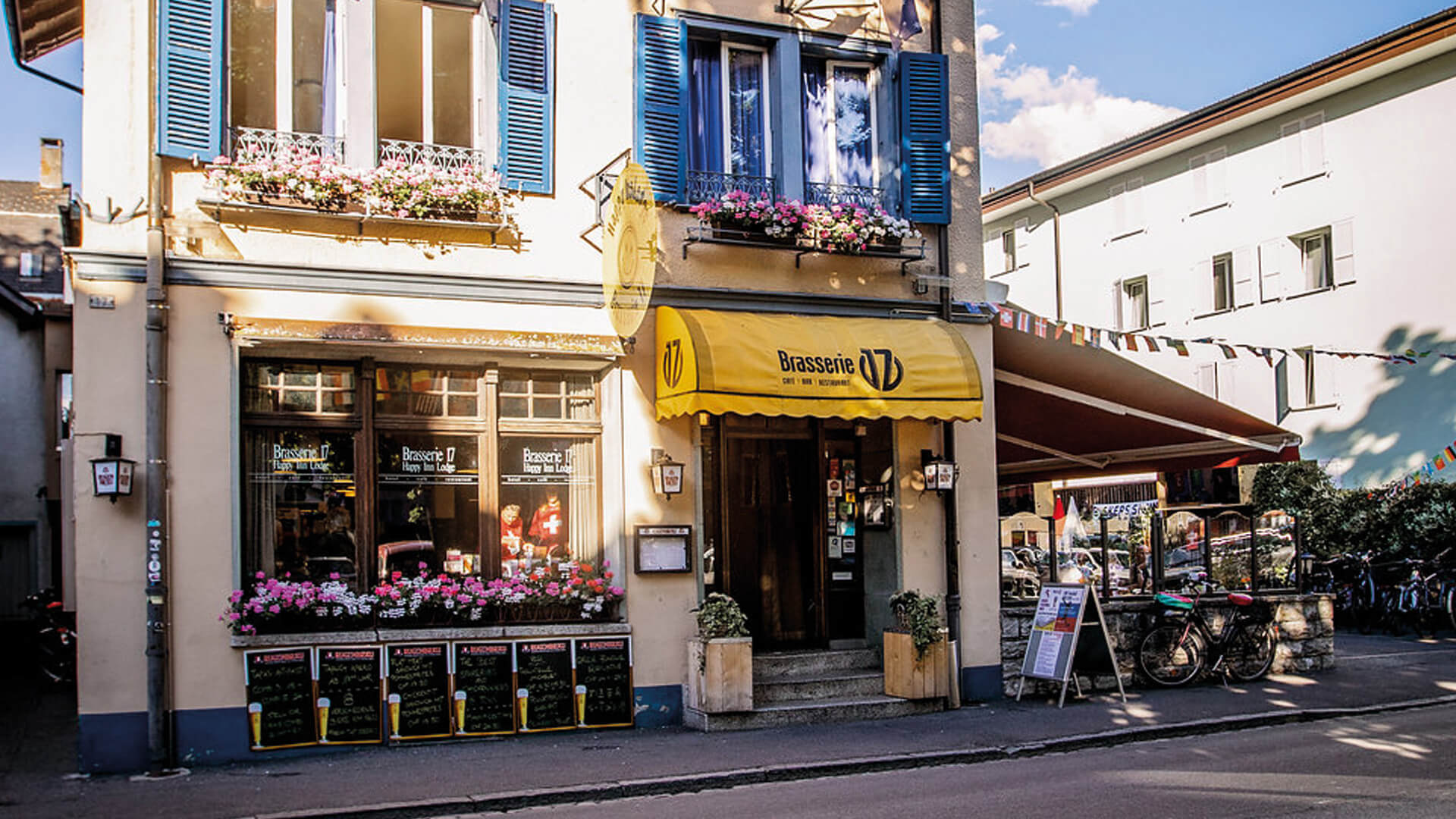 happy-inn-brasserie-aussen