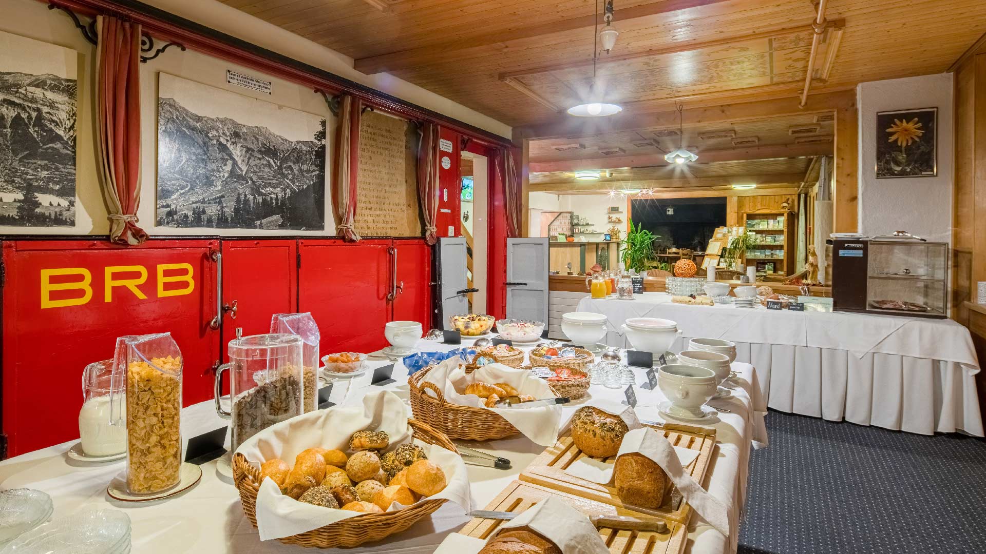 lindenhof-brienz-fruehstueck-buffet