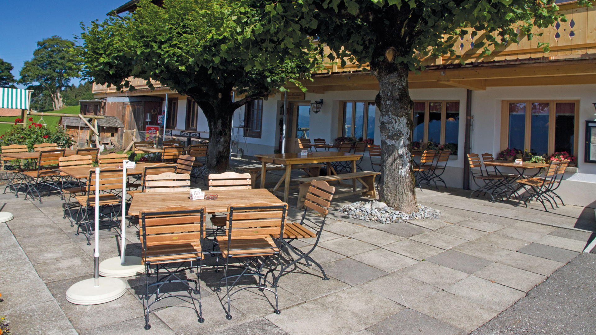 riedboden-restaurant-terrasse