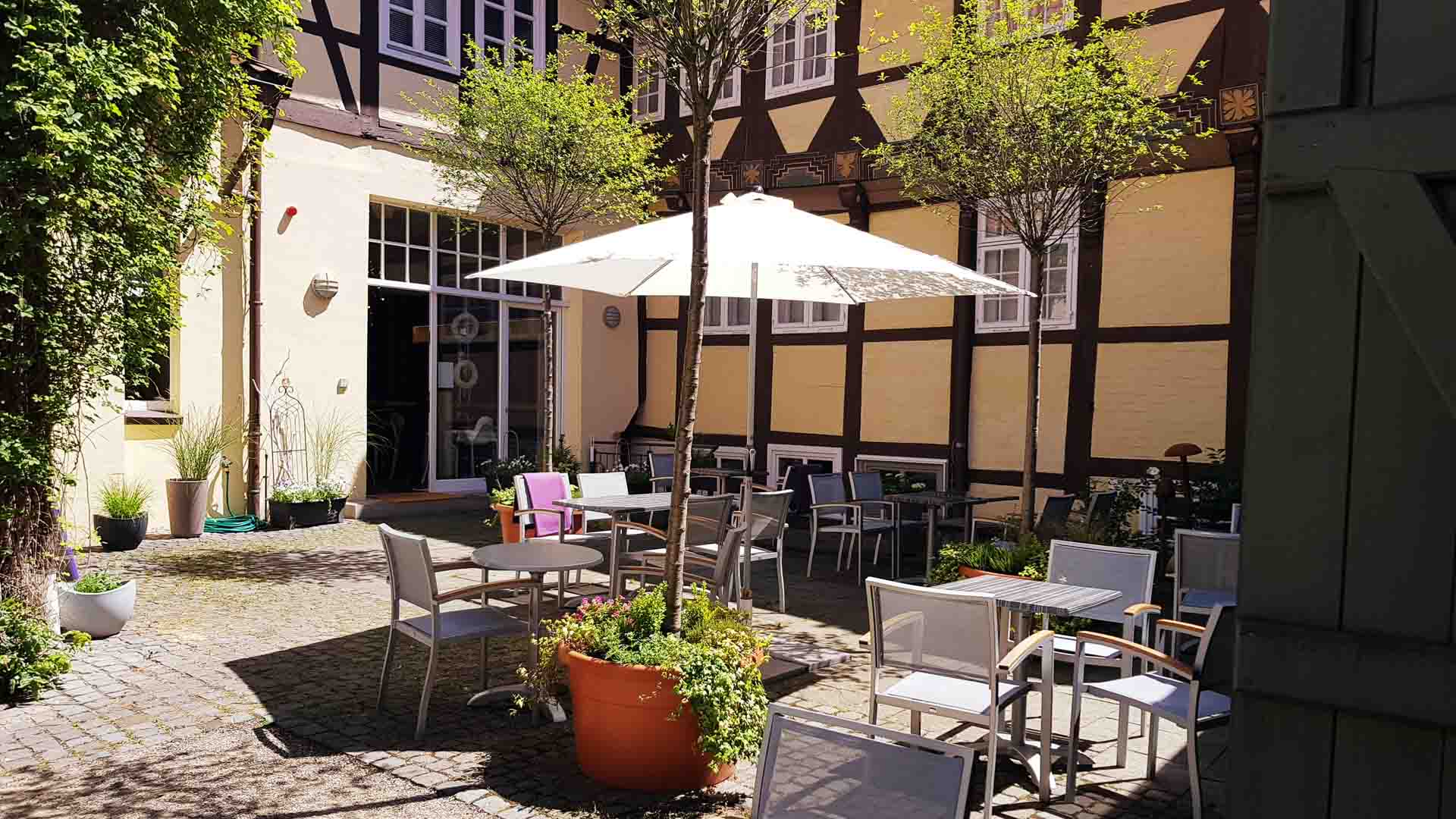 Bild vergrößern: Café Baxmann Celle, Innenhof