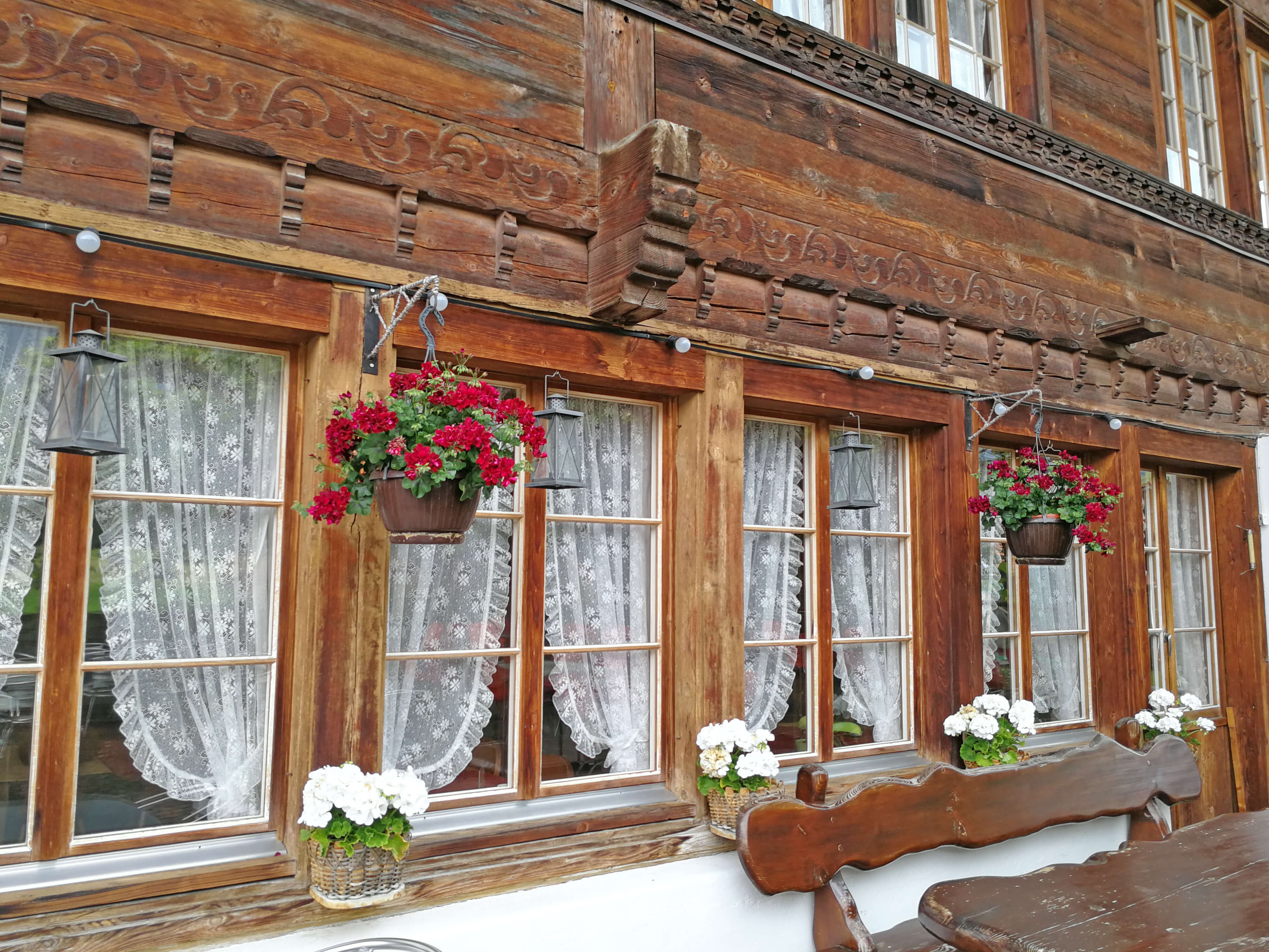 Windows of the restaurant Hirschen Diemtigen