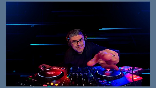 DJ Andy- Bar Cosmopolitan