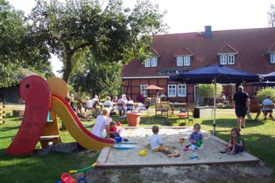 Spielplatz im Cafégarten