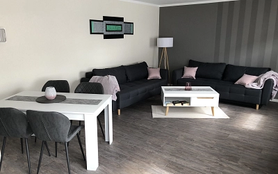wohnzimmer_mit_esstisch_jpg-9d41af044b7720d62b7b1fbc89eaf9c1-50.webp