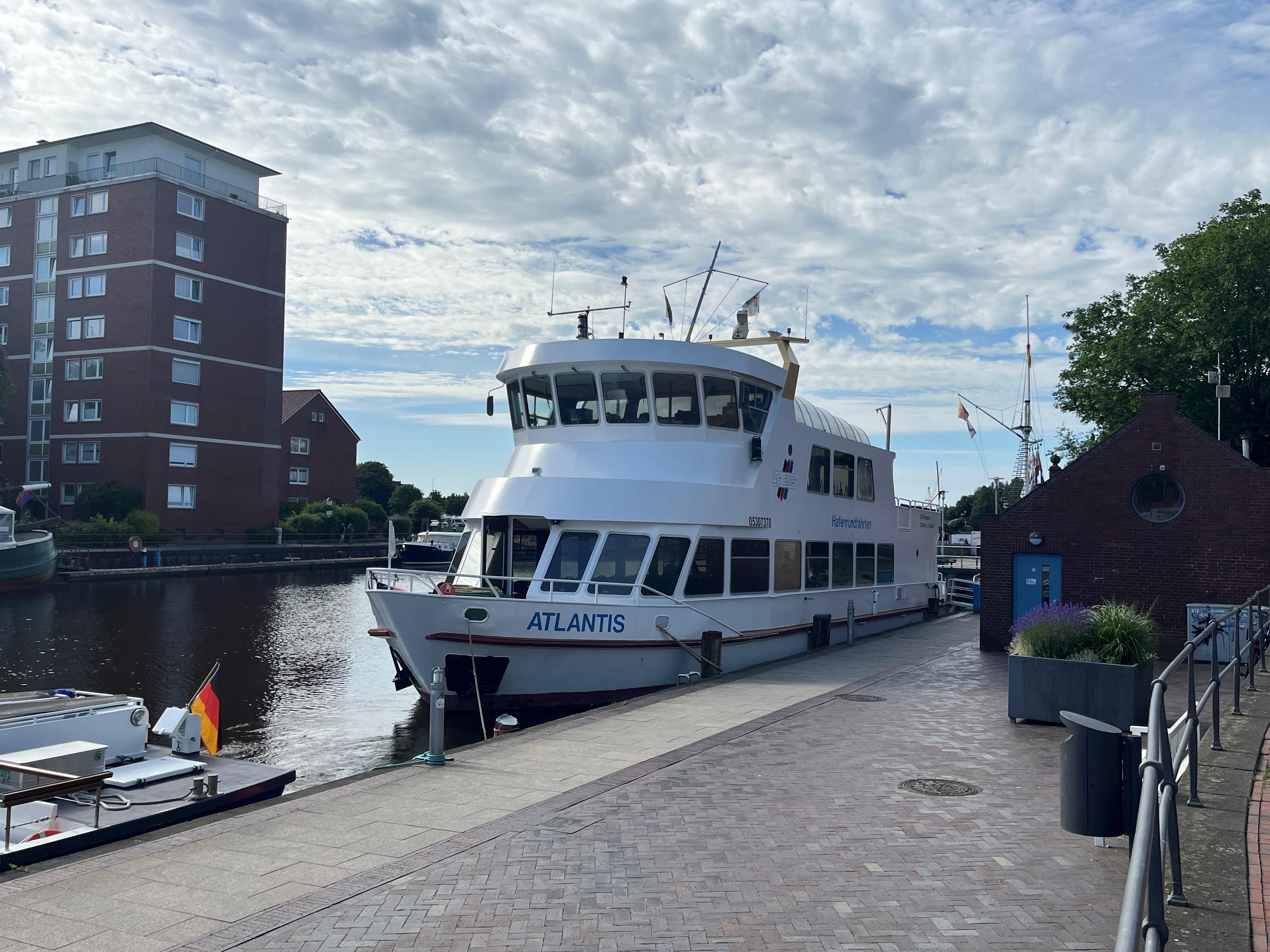 Große Hafen- und Emsfahrt